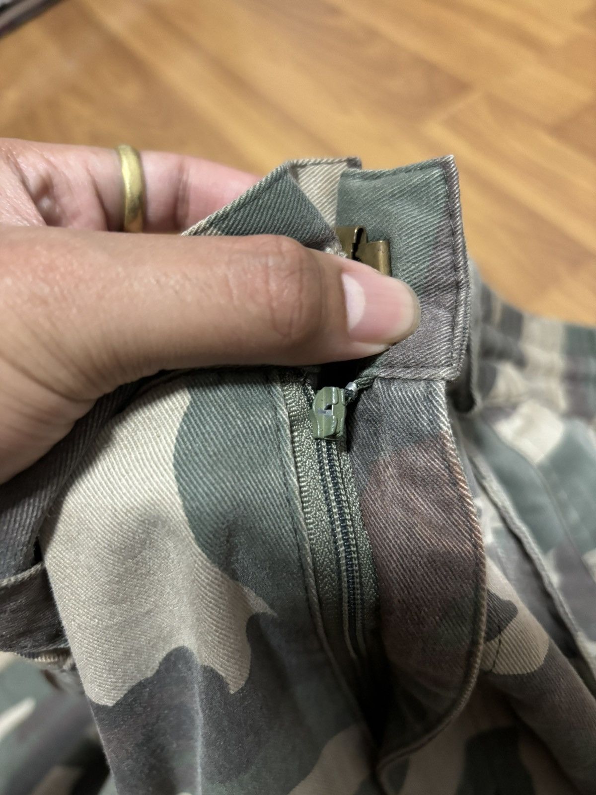 Vintage Faded Military Camo Cargo Shorts Size US 33 - 14 Thumbnail