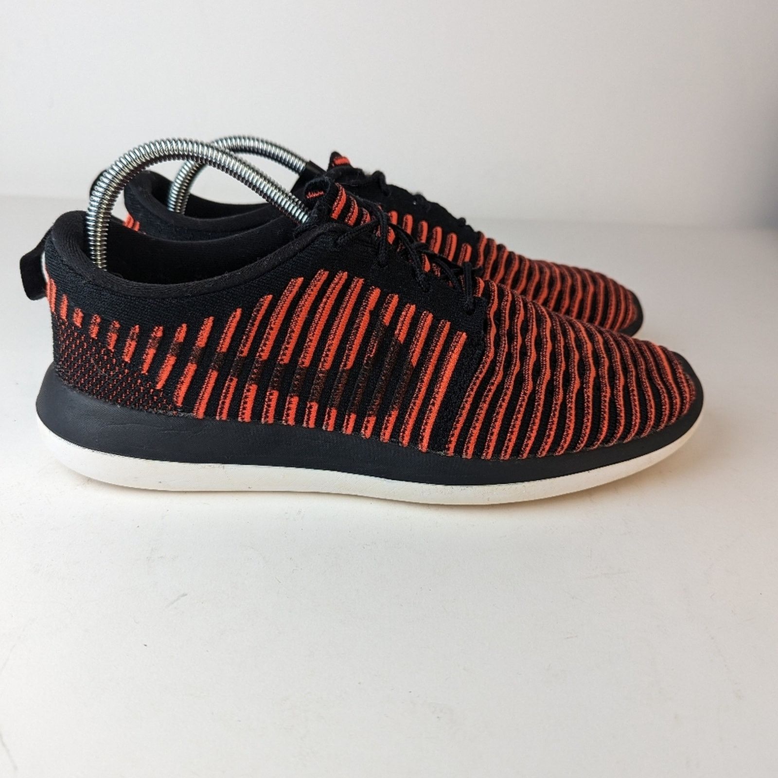 Nike Nike Roshe Flyknit " Black Bright Crimson" - 10 Size US 10 / EU 43 - 4 Thumbnail