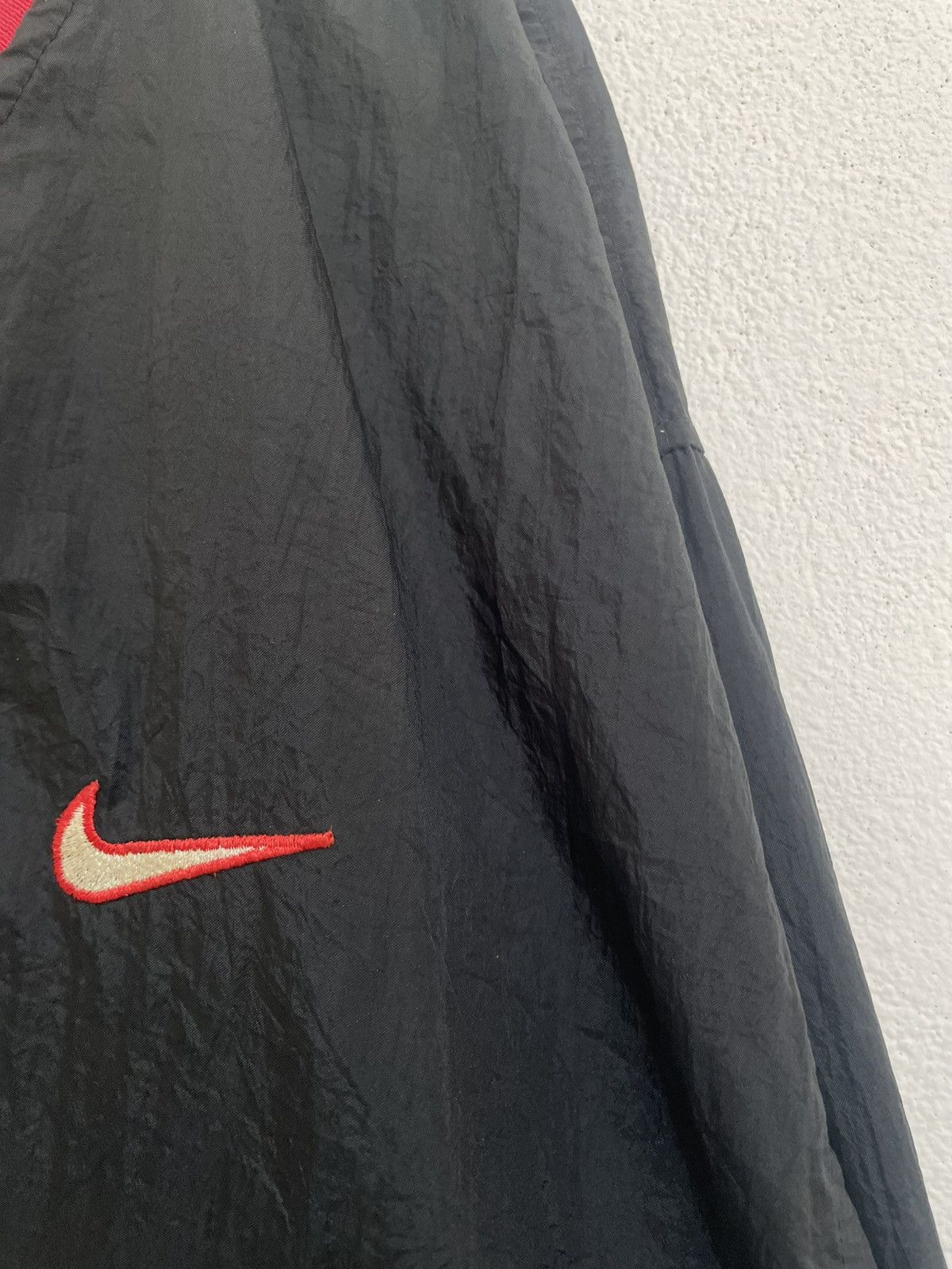 Nike × Vintage vintage 90s nike embroidered logo nylon pullover Size US L / EU 52-54 / 3 - 2 Thumbnail
