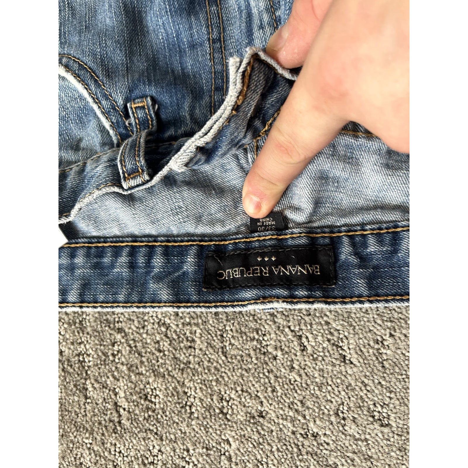 Banana Republic Banana Republic Jeans Mens 33x29 Blue Vintage Straight Leg Preppy Distressed Jeans Size US 33 - 5 Thumbnail