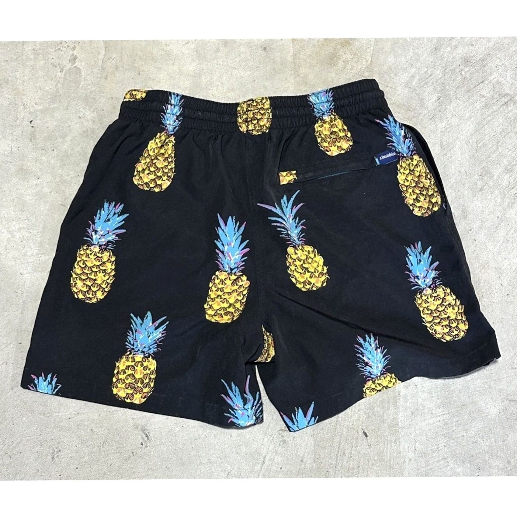 Chubbies Chubbies The Pineapple Sundaes Classic Swim Trunks M Black Brief Lined 5.5" Men Size US 31 - 5 Thumbnail