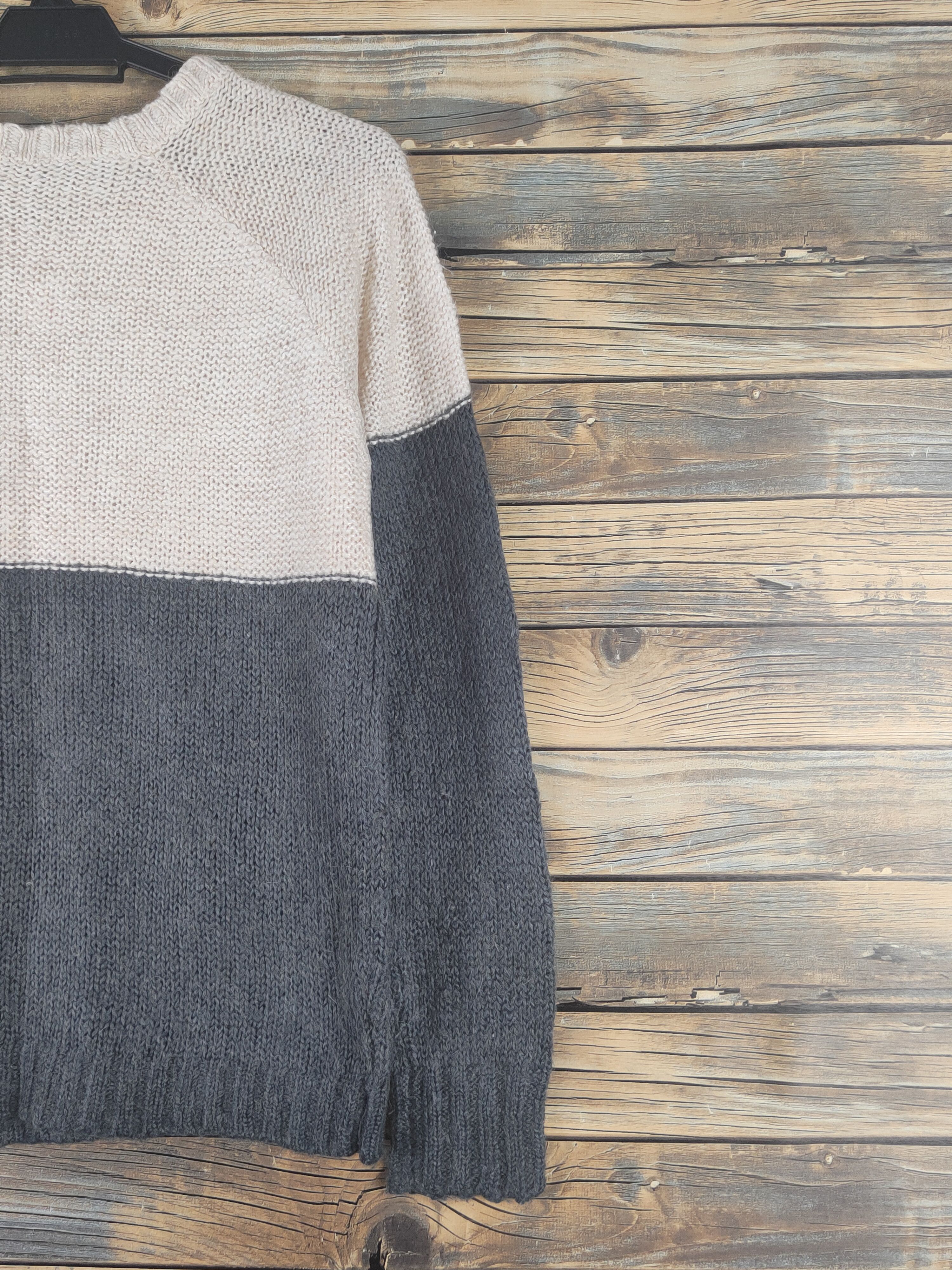 Japanese Brand × Vintage Still Benetton Dark Gray Cream Knitwear Sweatshirts #W1208 Size US S / EU 44-46 / 1 - 9 Thumbnail