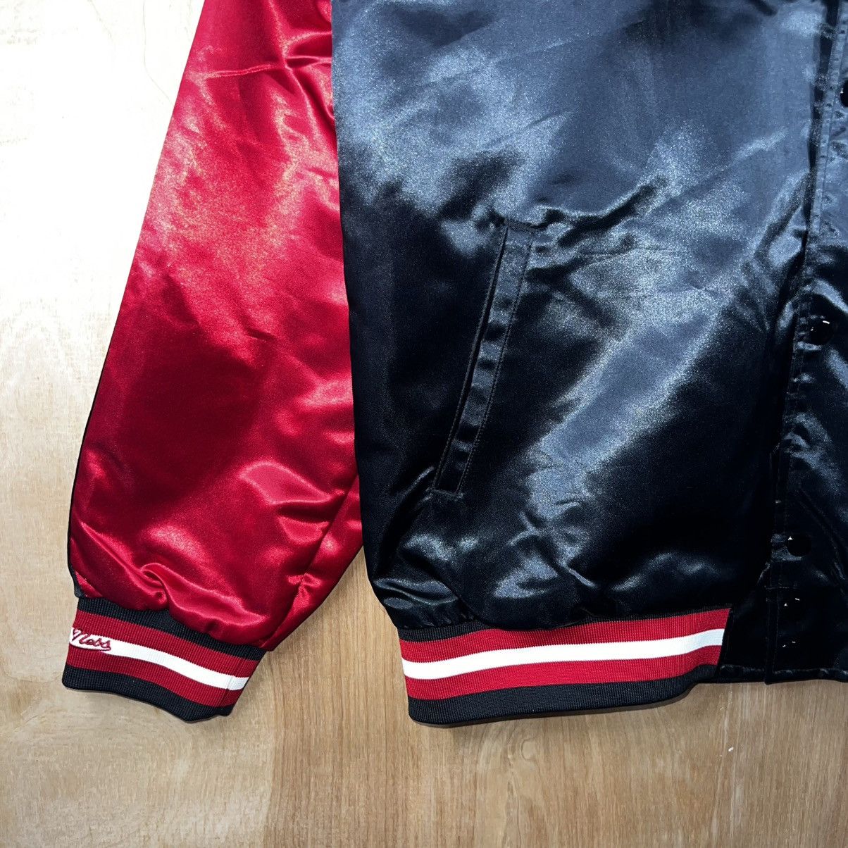 Mitchell & Ness MITCHELL & NESS NBA PORTLAND TRAILBLAZERS SATIN JACKET Size US XL / EU 56 / 4 - 5 Thumbnail