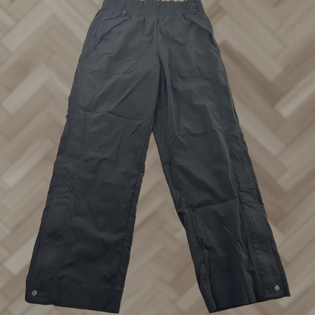 Athleta Athleta Trekkie High Rise Parachute Pant Women's 6 Black Track Pants Activewear Womens Pants Trekkie Black 6 Size 28" / US 6 / IT 42 - 1 Thumbnail