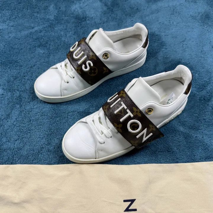 Louis Vuitton Louis Vuitton Fashionable Low-Top Sneakers 0079 Size US 6 / IT 36 - 1 Thumbnail