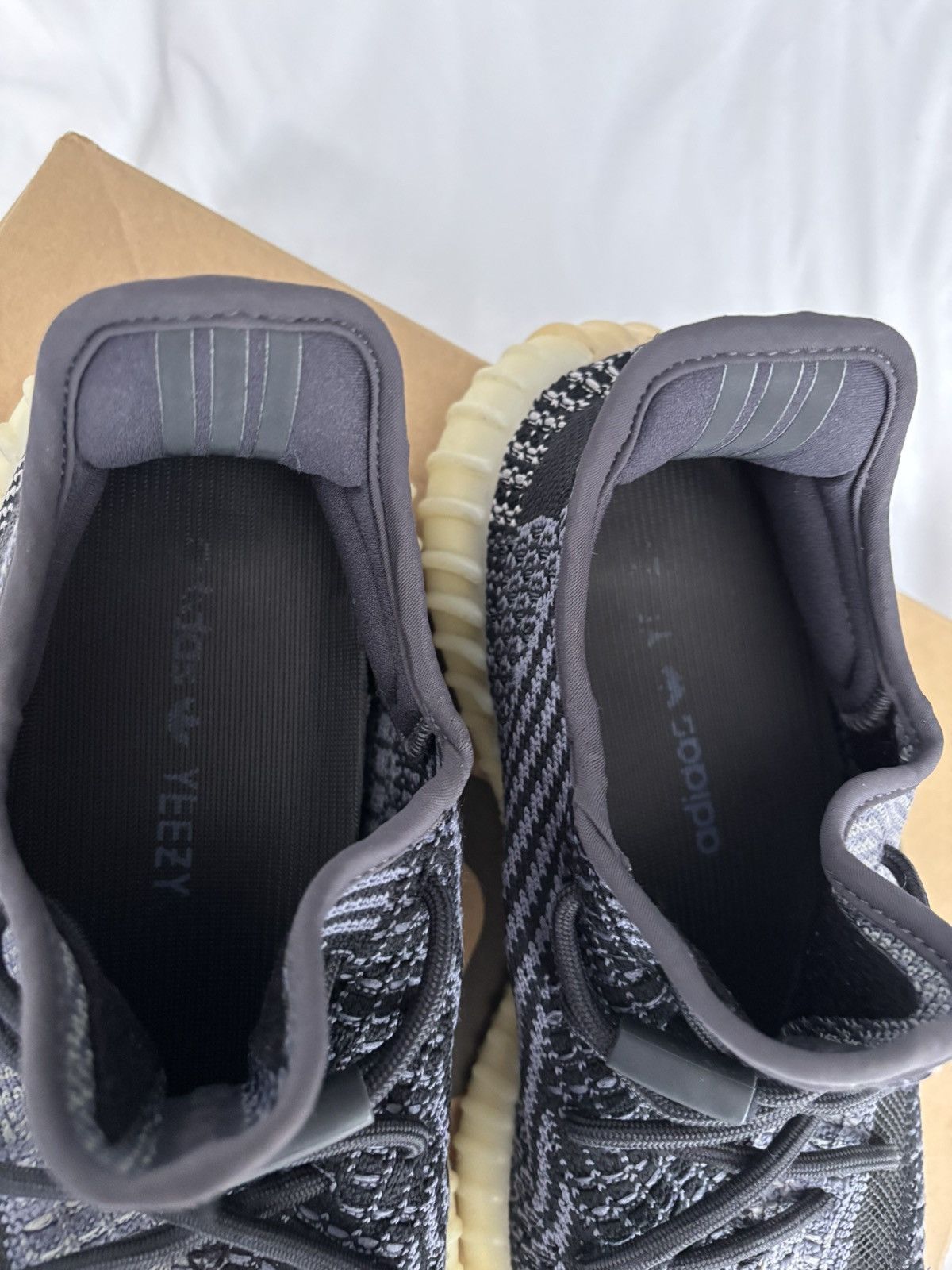 Yeezy Yeezy Boost 350 Carbon Size US 9 / EU 42 - 4 Thumbnail