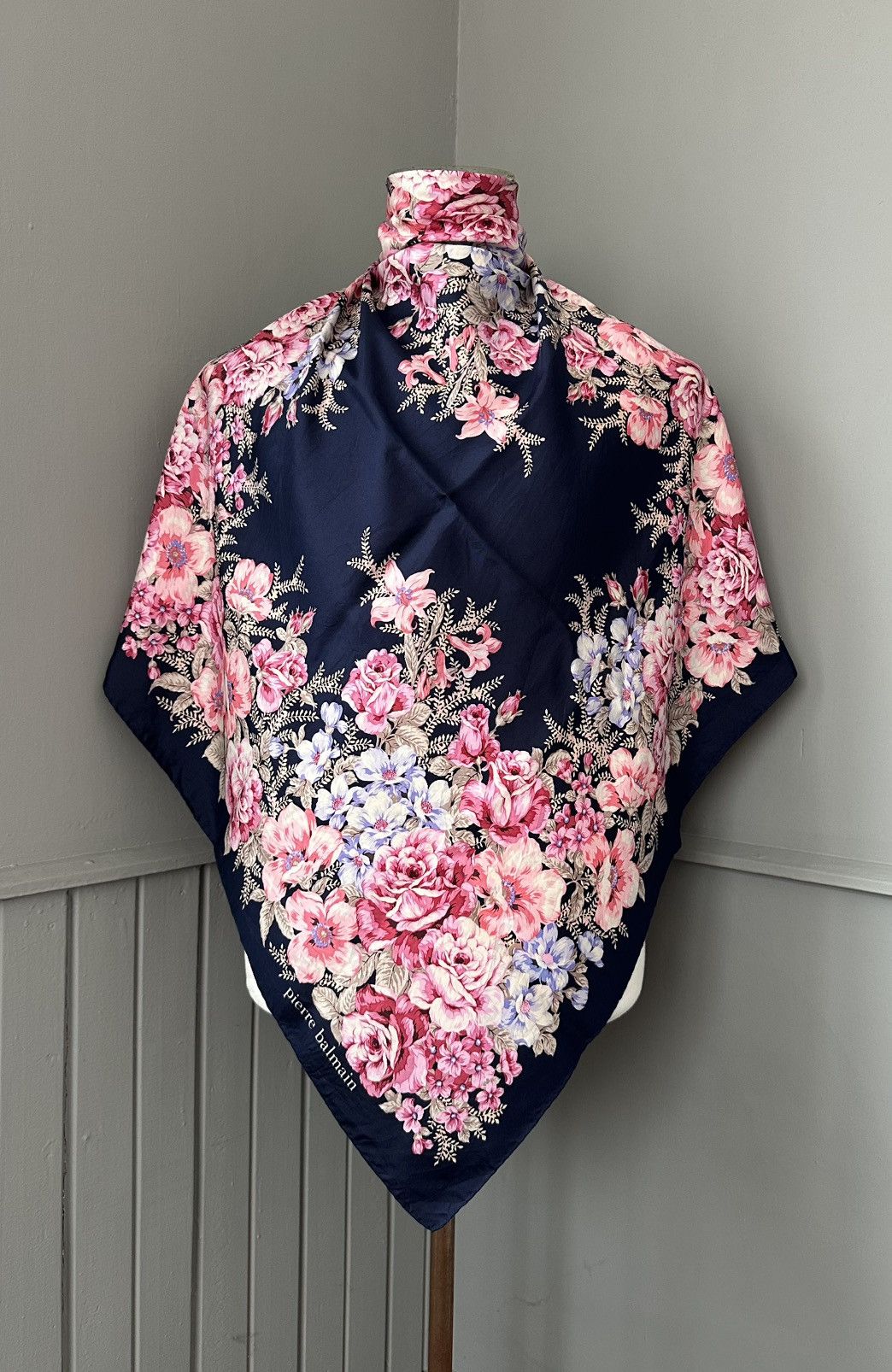 Pierre Balmain Pierre Balmain Floral Pattern Silk Scarf Size ONE SIZE - 1 Thumbnail