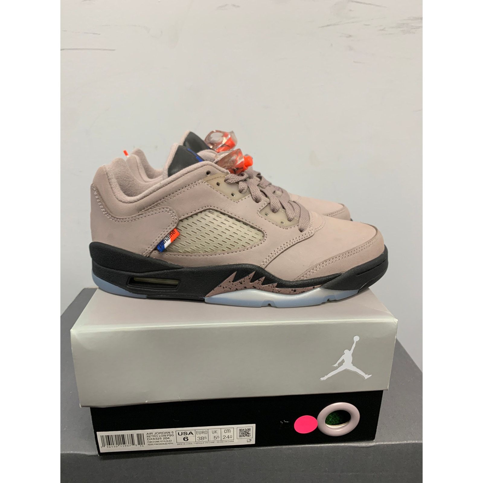Nike Nike Air Jordan 5 Retro Low PSG 2022 Size 6 BRAND NEW Size US 6 / EU 39 - 1 Thumbnail