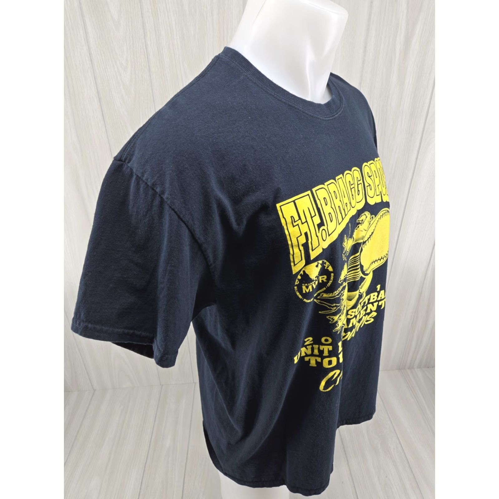 Gildan Ft Bragg Sports 2016 Unit Level Softball Tournament T Shirt XL Large Black Gildan Short Sleeve Mens Vintage Size US XL / EU 56 / 4 - 6 Thumbnail