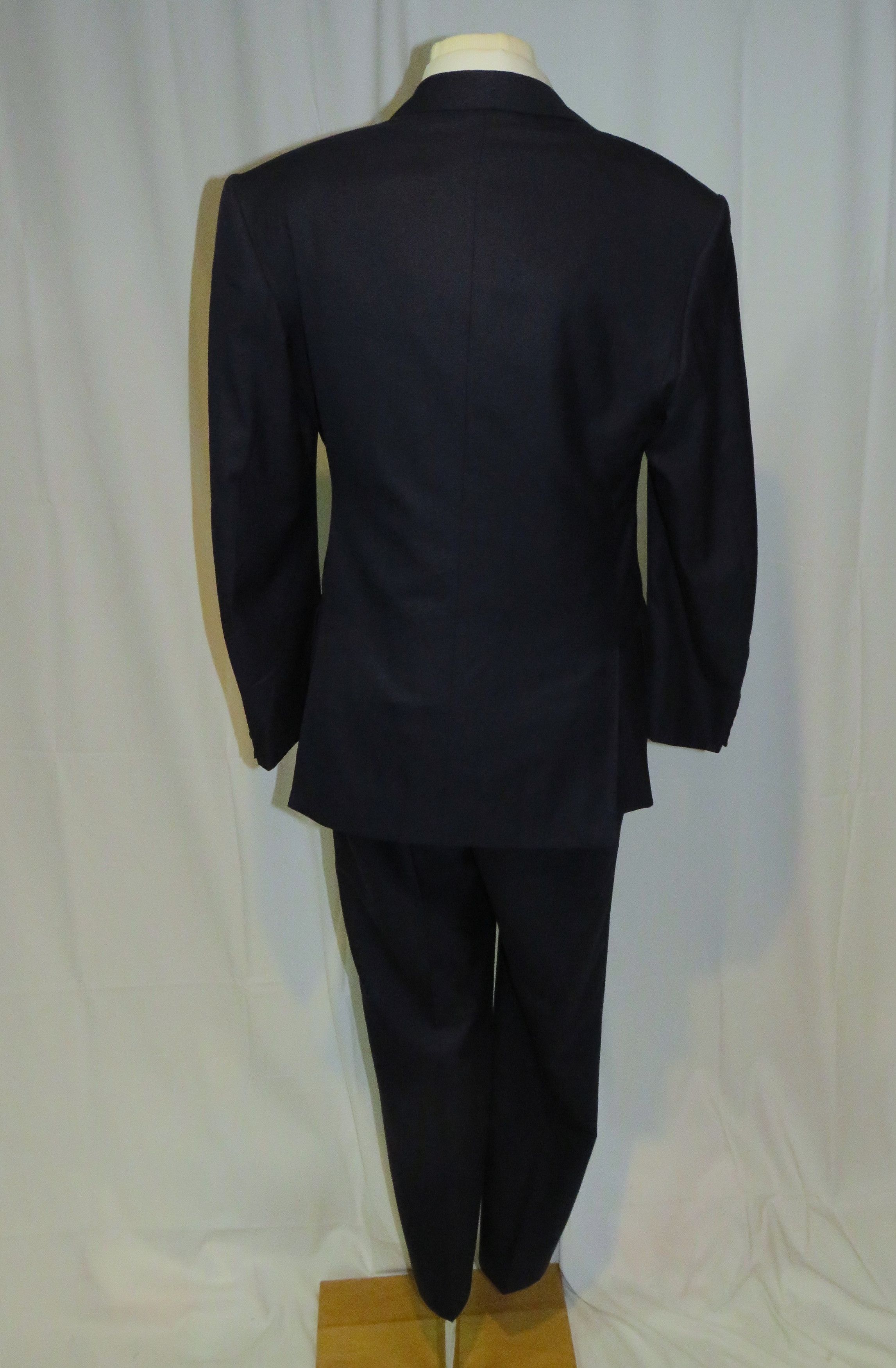 Huntsman × Savile Row Bespoke 2021 Solid Navy One Button Suit 36S Size 36S - 2 Thumbnail