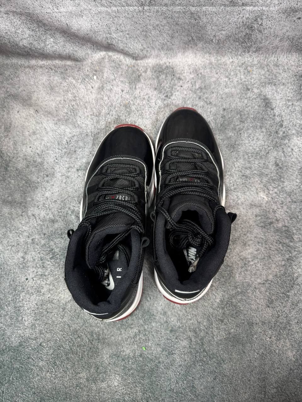 Jordan Brand Size 7 | Jordan 11 Bred Box | Pre-Owned Size US 7 / EU 40 - 4 Thumbnail