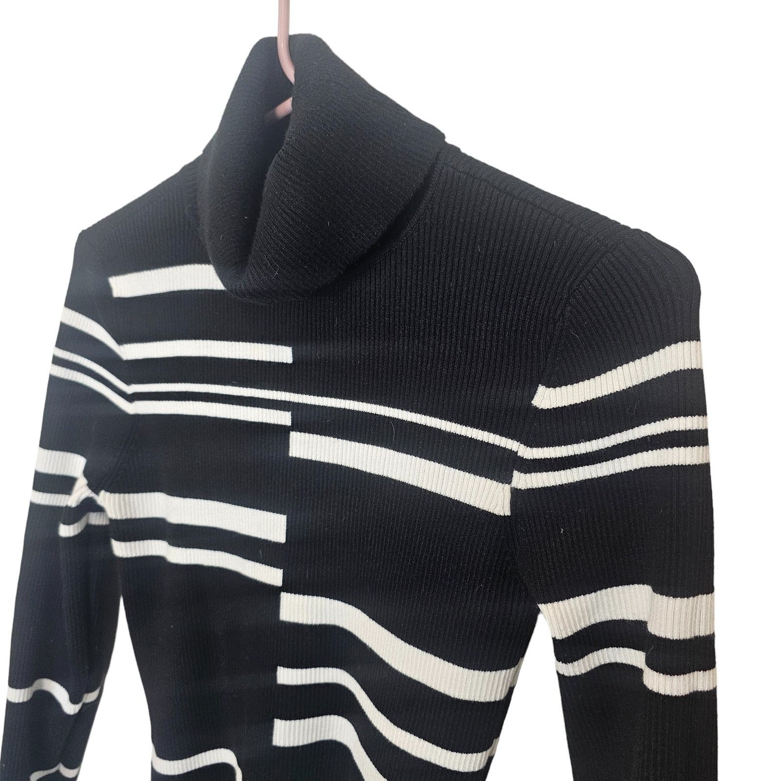 White House Black Market White House Black Market Turtleneck Sweater Size M Striped Size M / US 6-8 / IT 42-44 - 5 Thumbnail
