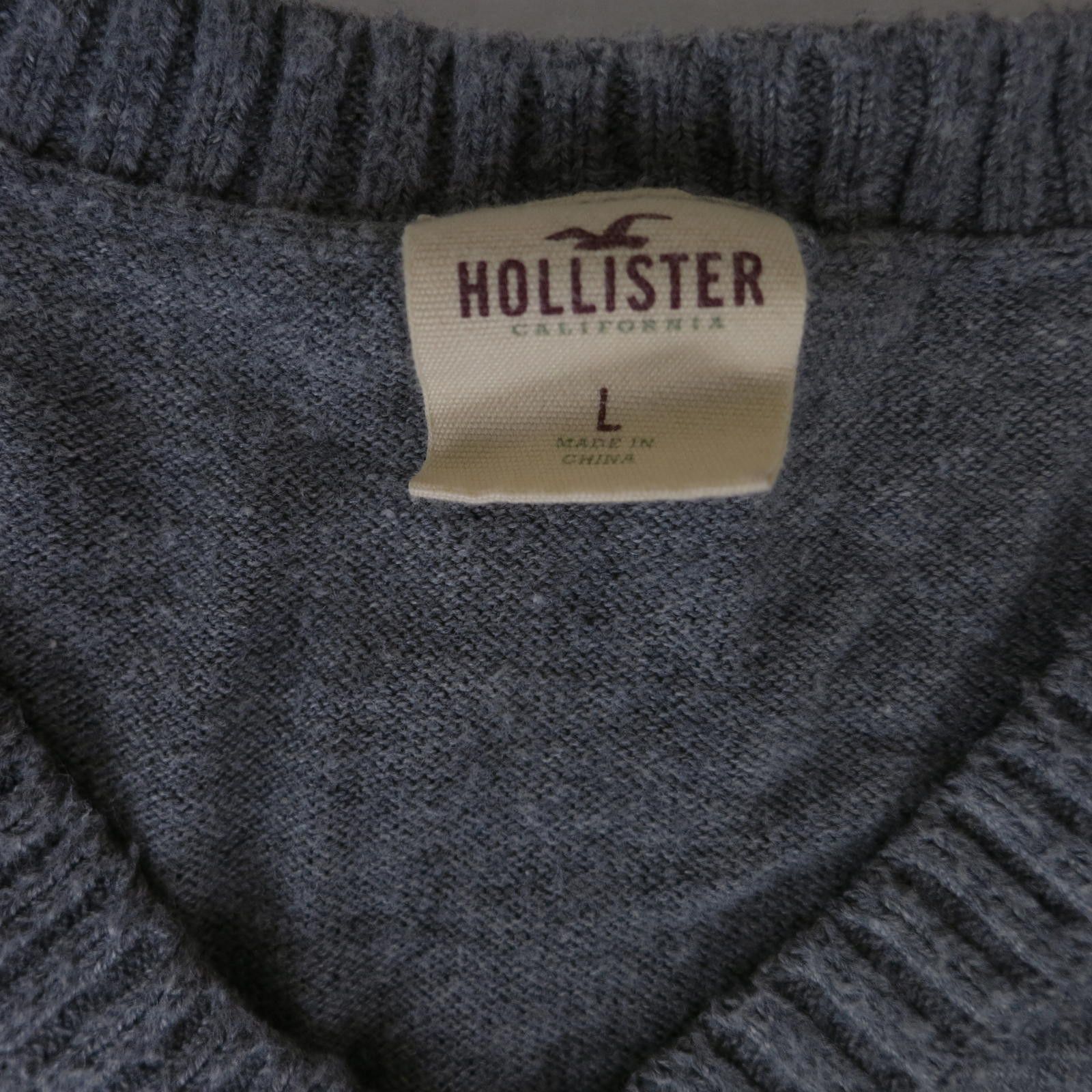 Hollister Men's Large Hollister Gray V-Neck Sweater Size US L / EU 52-54 / 3 - 3 Thumbnail