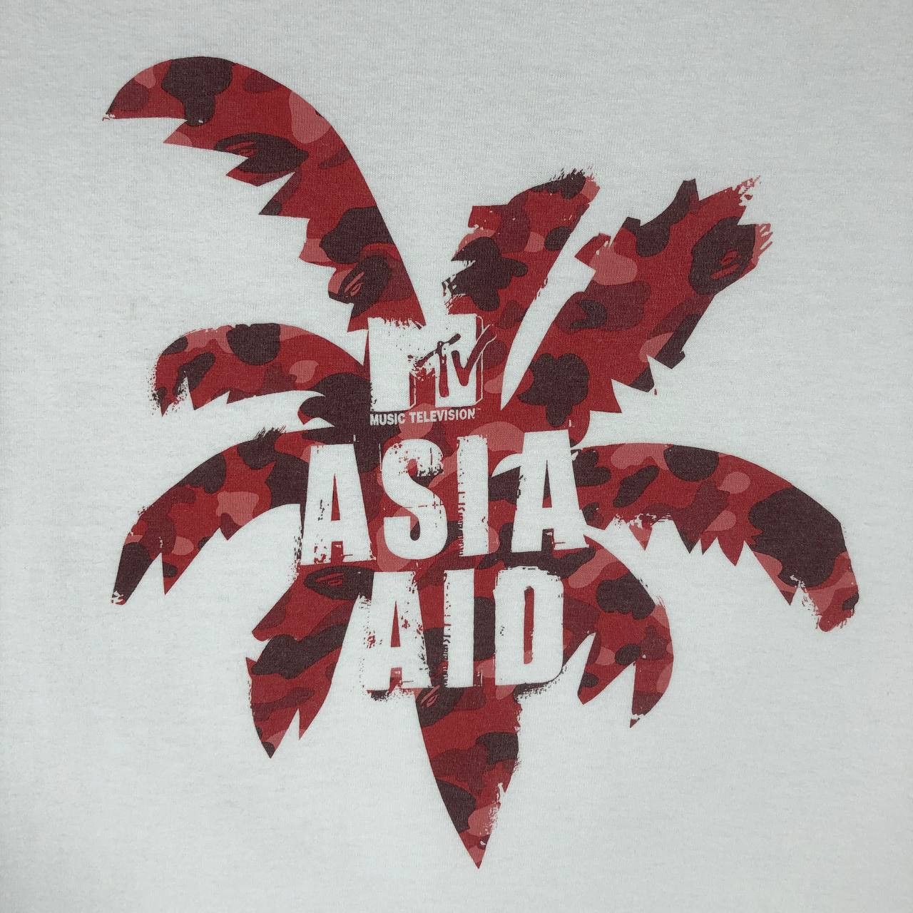 Bape Vintage A Bathing Ape Mtv Asia Aid T-Shirt Size US S / EU 44-46 / 1 - 5 Thumbnail