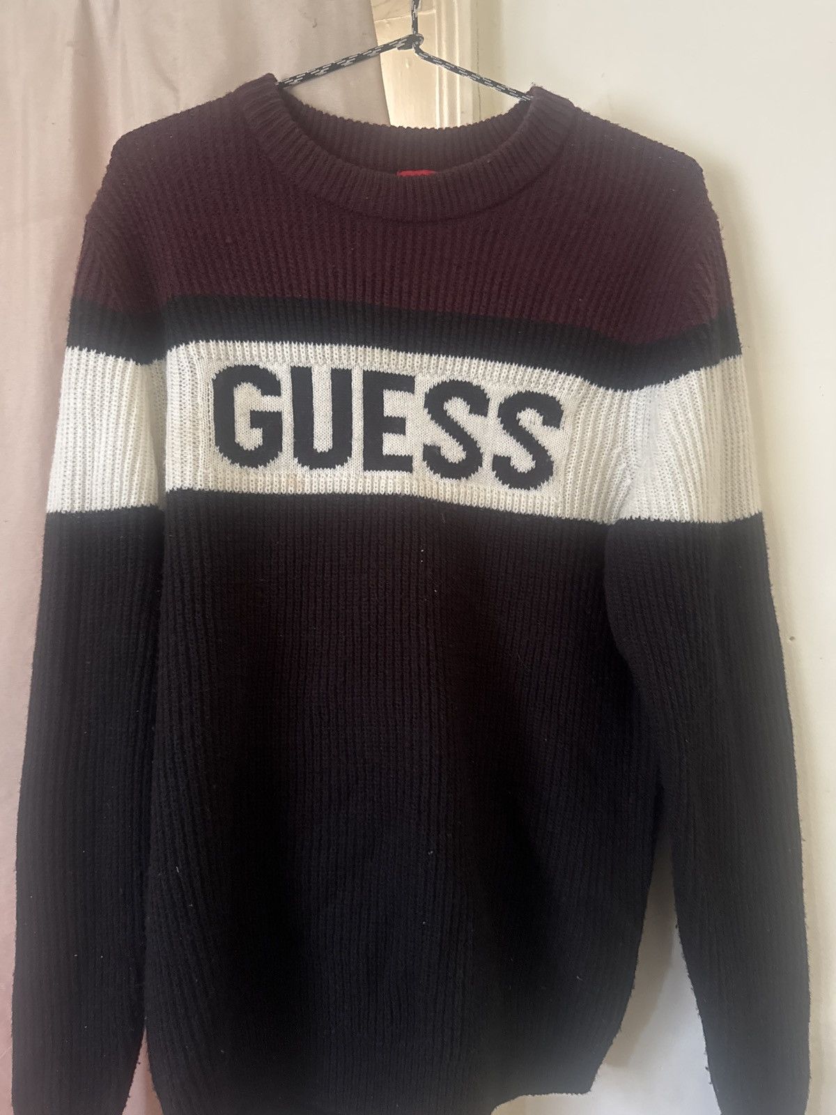 Guess Guess box logo black red white sweater Size US S / EU 44-46 / 1 - 1 Thumbnail