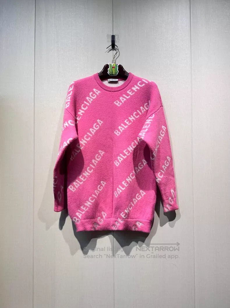Balenciaga Balenciaga Bullet Hole Full Logo Sweater Size US XS / EU 42 / 0 - 1 Thumbnail