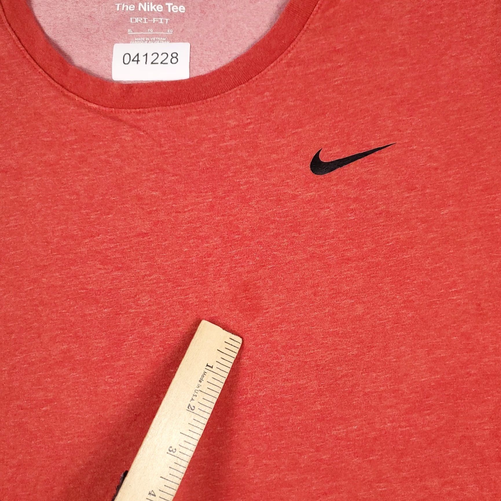 Nike Nike T Shirt Mens XL Red Swoosh Casual Short Sleeve Adult Regular Fit Shirt Men's Nike Logo T-Shirt XL Red Mens Size US XL / EU 56 / 4 - 3 Thumbnail