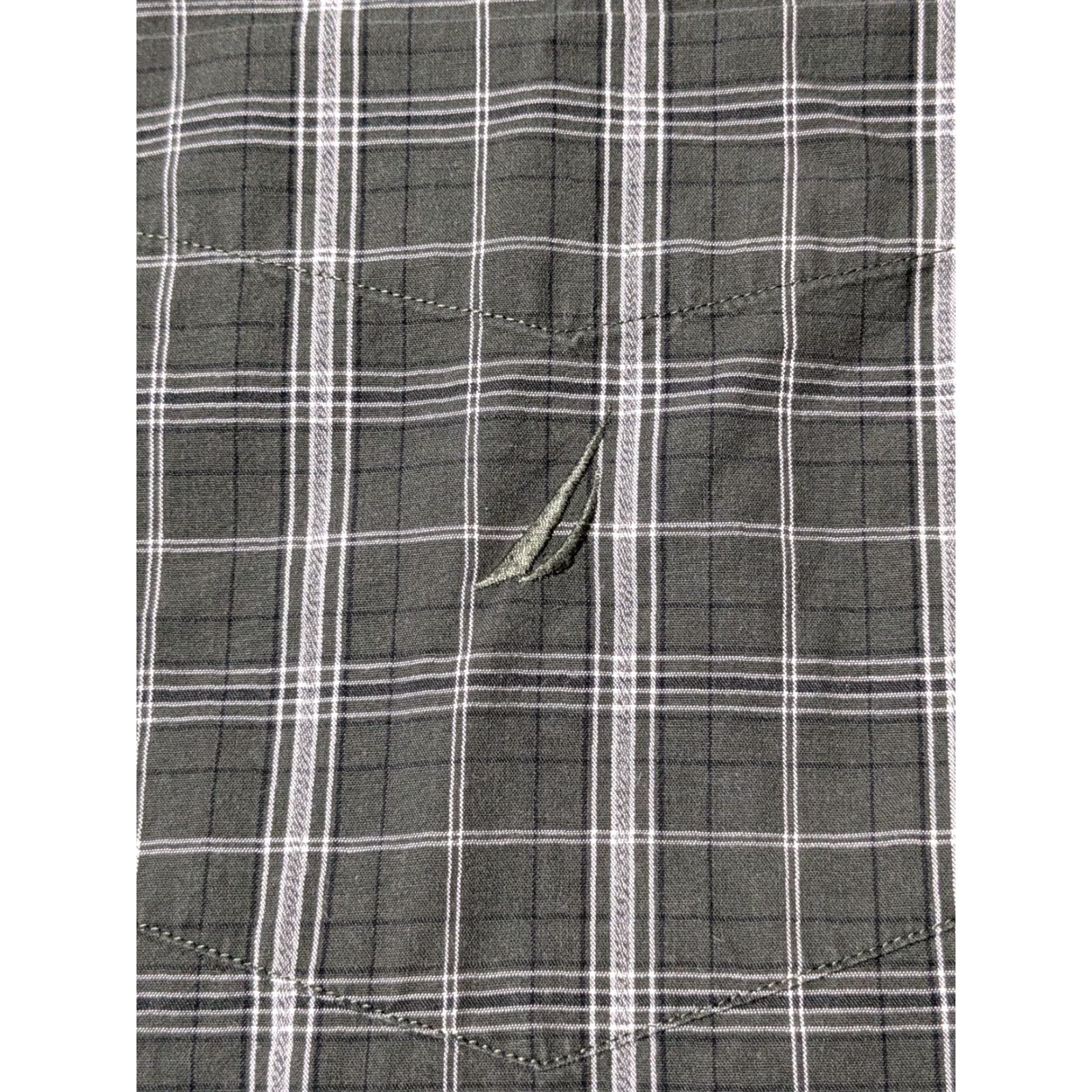 Nautica VTG Nautica 80s Two-Ply Cotton Men Large Green Plaid Button Short Sleeve Shirt Size US L / EU 52-54 / 3 - 6 Thumbnail