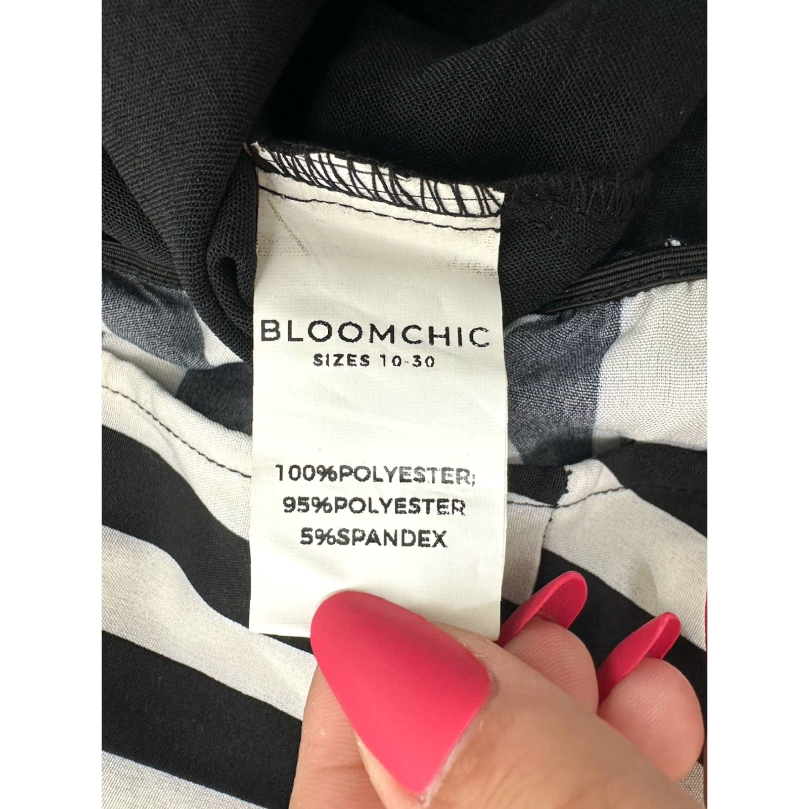 Vintage VINTAGE Bloomchic Jumpsuit One-Piece Womens 12 Black White Striped Short Sleeve Belted Pockets Button Summer Fall Spring Winter Size 34" / US 12 / IT 48 - 7 Thumbnail