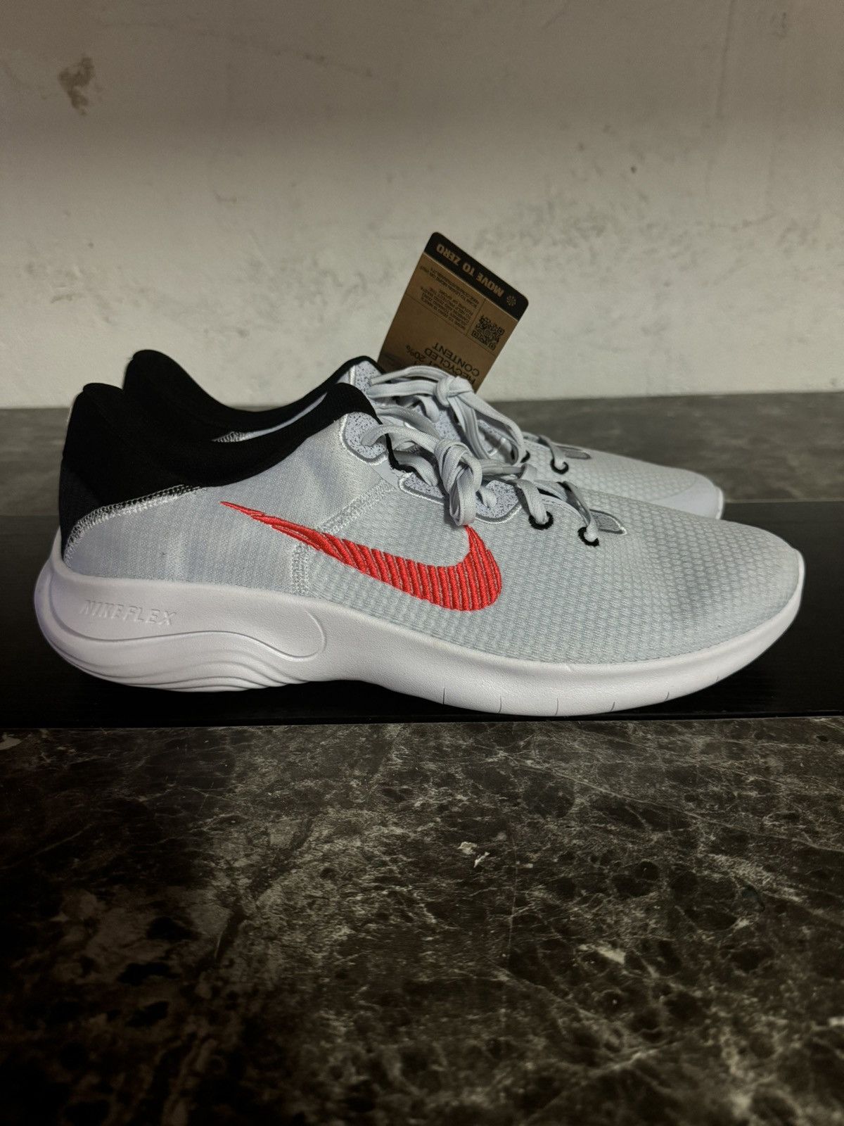 Nike Nike flex white mens size 14 Size US 14 / EU 47 - 3 Thumbnail