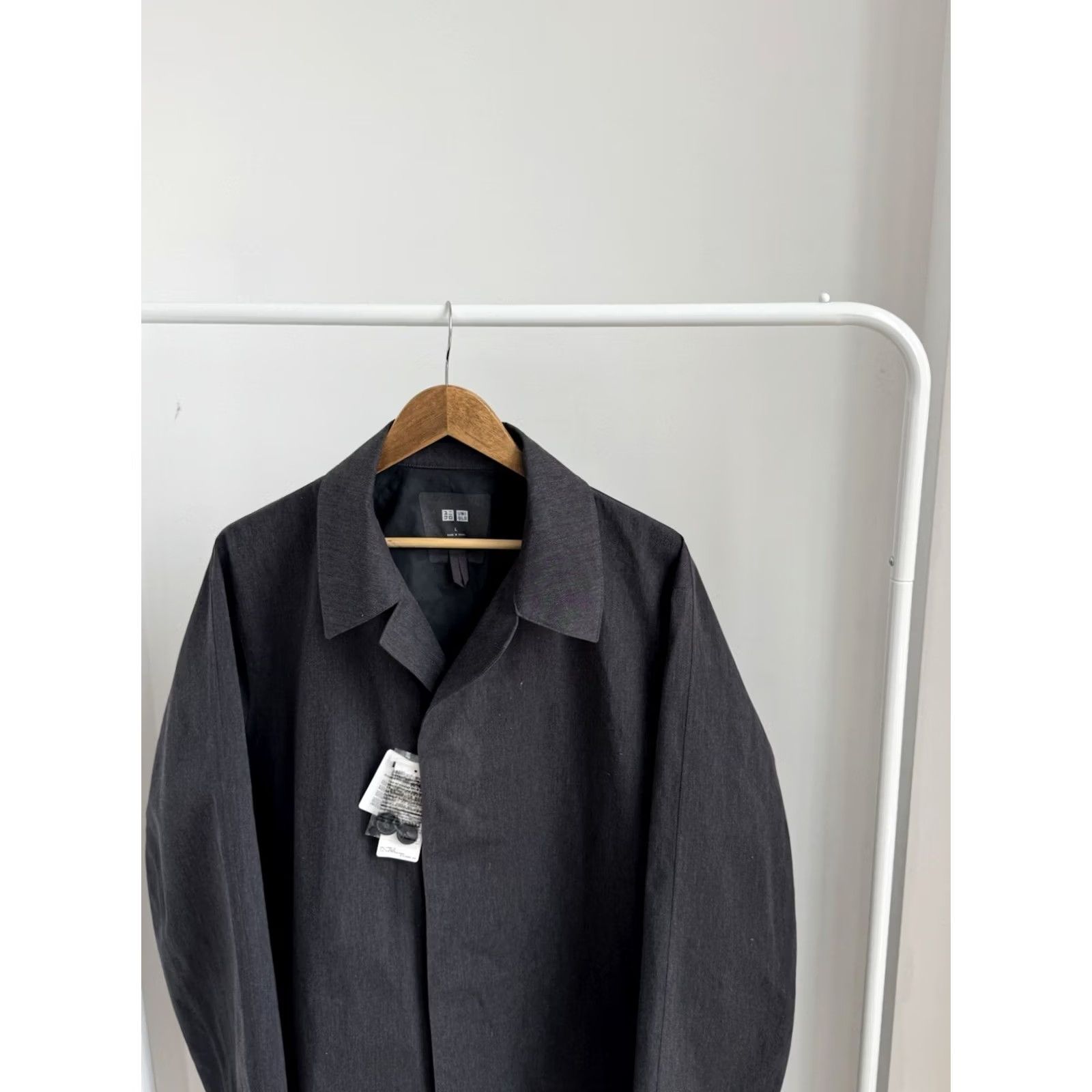 Uniqlo VINTAGE Uniqlo Blocktech Rain Coat Trench Gray Jacket Mens Size L New Tags Size US L / EU 52-54 / 3 - 3 Thumbnail
