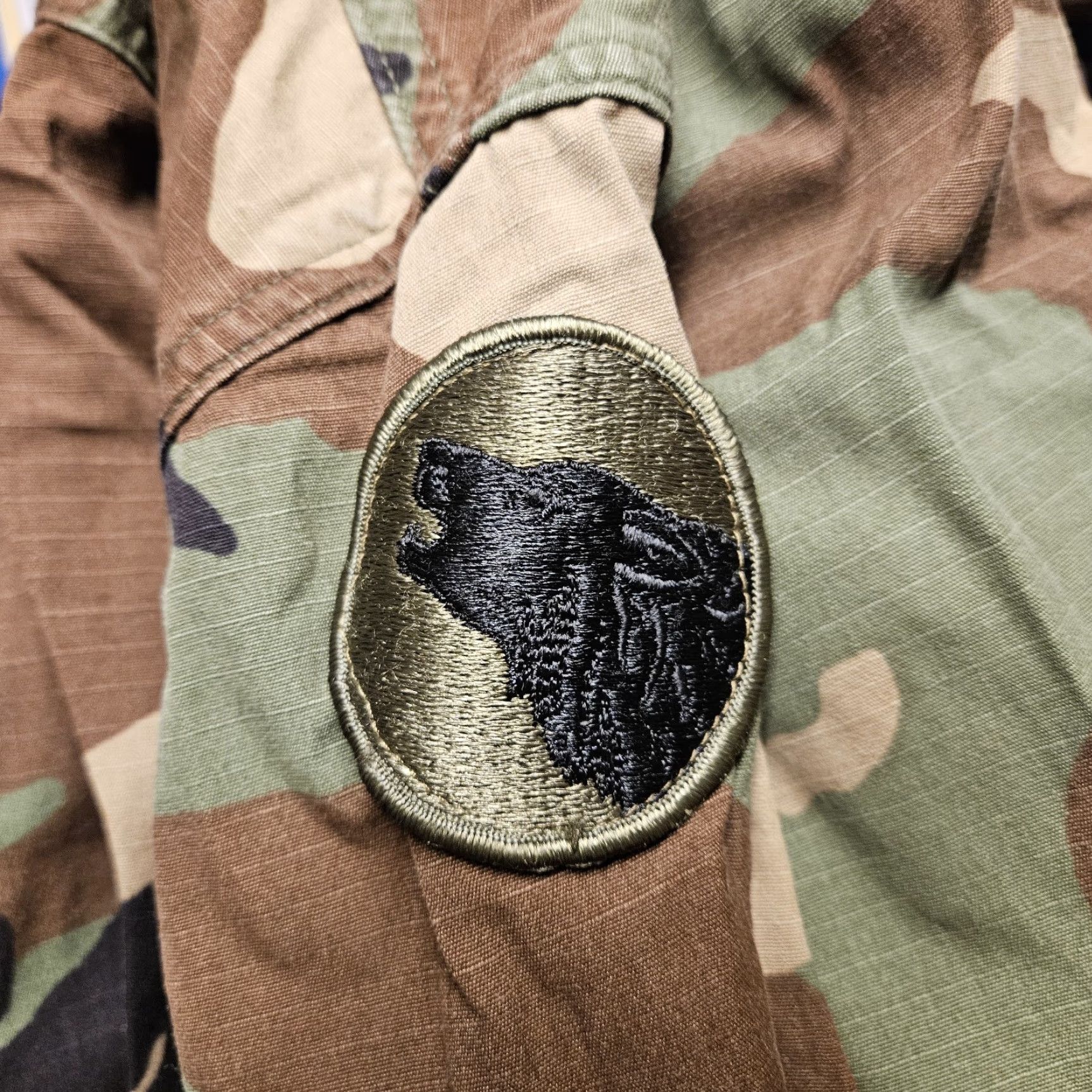 Vintage VINTAGE US Army Combat Woodland Camo Field Jacket Men Adult Medium Long Casual Military Hunting 90s Size US M / EU 48-50 / 2 - 4 Thumbnail
