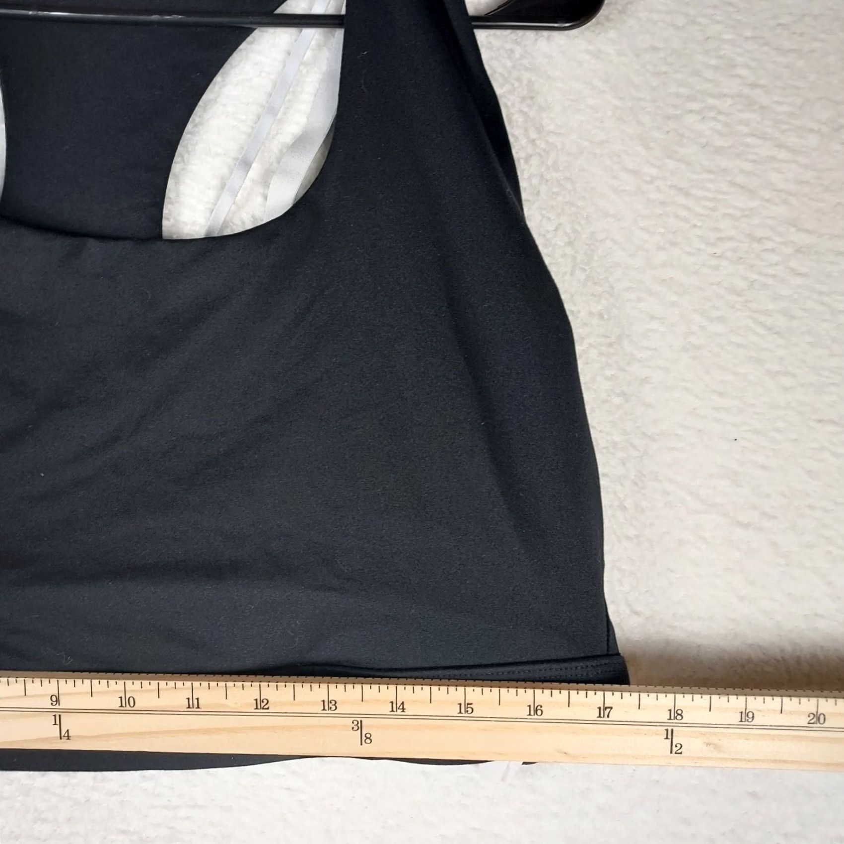 Fabletics Fabletics Black Sports Bra Women’s Size 2X Racerback Activewear Top Wireless Full Coverage Logo Accent Machine Washable Size XXL / US 16-18 / IT 52-54 - 6 Thumbnail