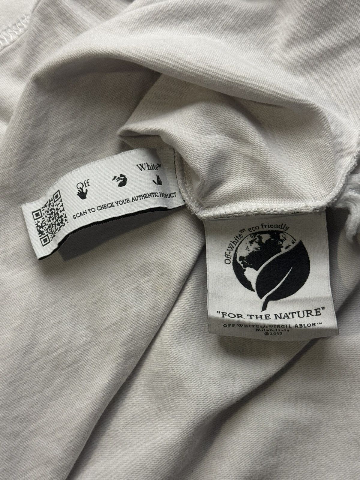 Off-White off-white spray helvetica over skate short sleeve tee Size US M / EU 48-50 / 2 - 4 Thumbnail