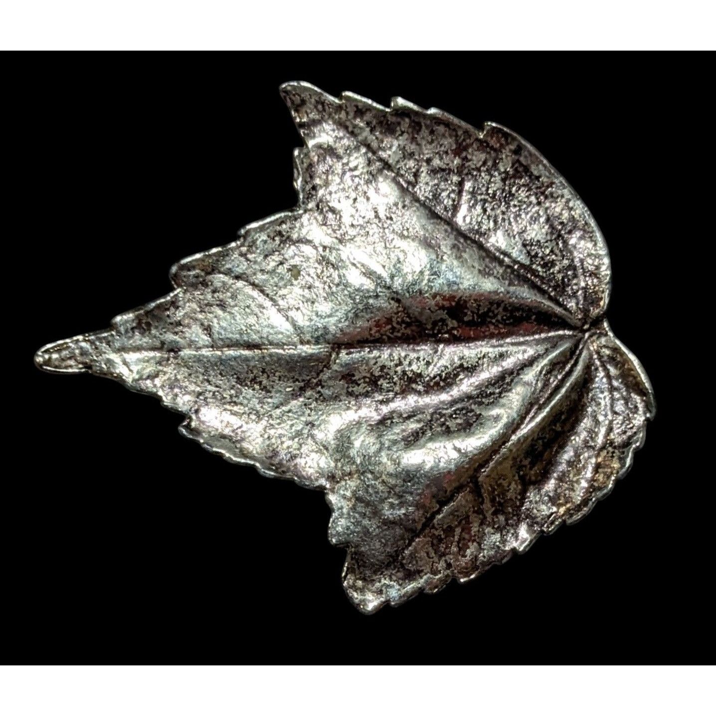 Other Vintage Silver Tone Textured Maple Leaf Brooch Size ONE SIZE - 1 Thumbnail
