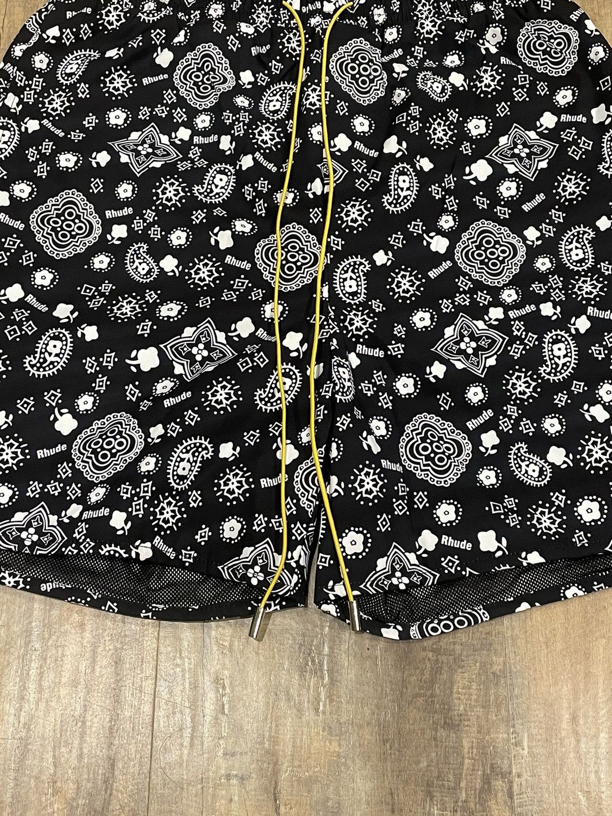 Rhude NEW Rhude Bandana Paisley Logo Shorts Black Spell Out Size US 34 / EU 50 - 2 Thumbnail