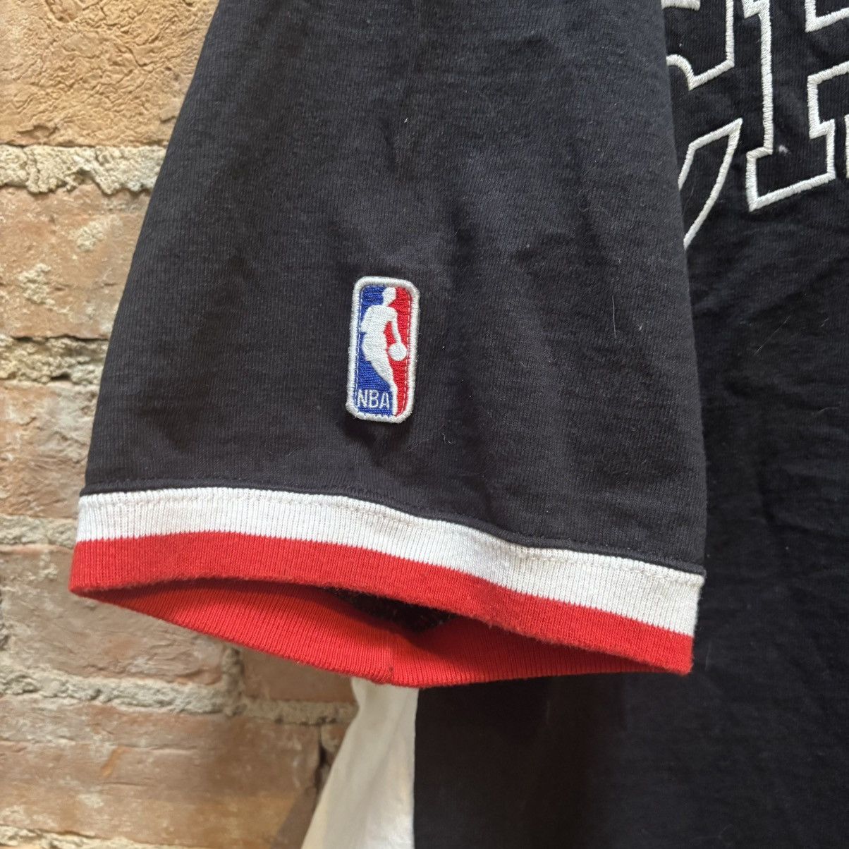 Champion × Vintage $80 Vintage 90s Champion Chicago Bulls warm up top Size US XL / EU 56 / 4 - 5 Thumbnail