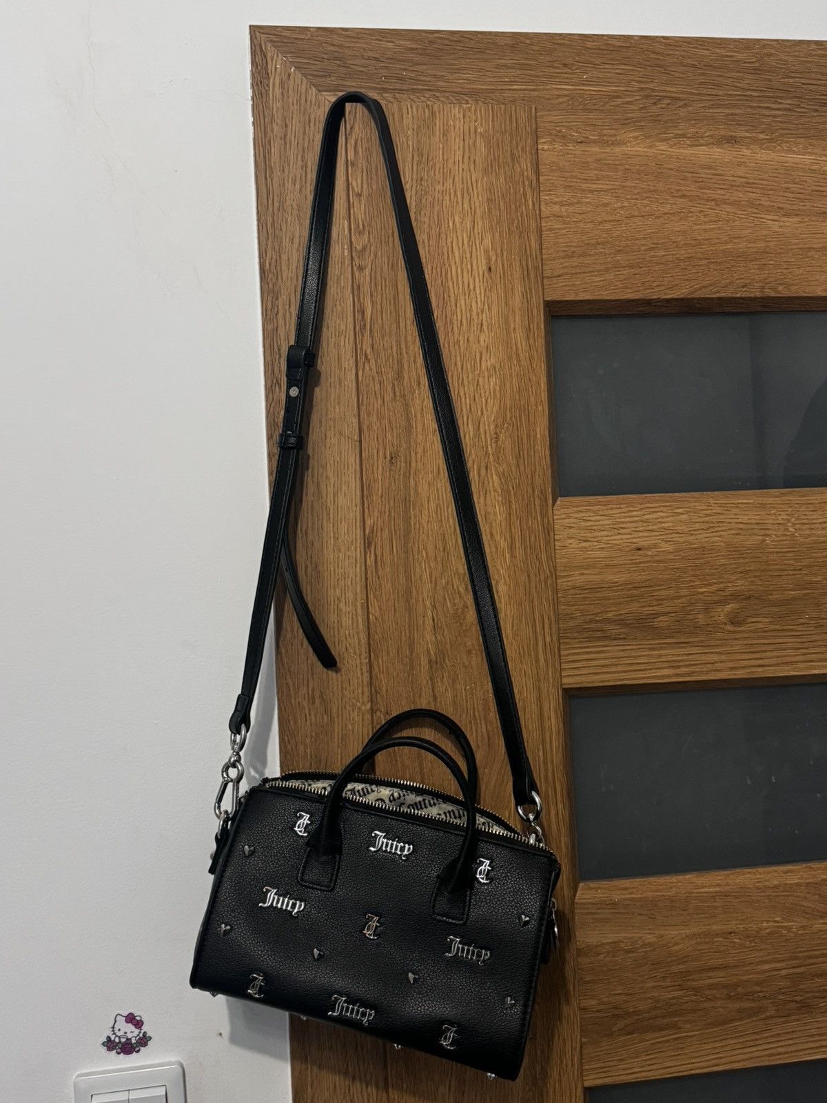Juicy Couture Juicy Couture Black Faux Leather Barrel Bag Silver Studded Size ONE SIZE - 17 Thumbnail