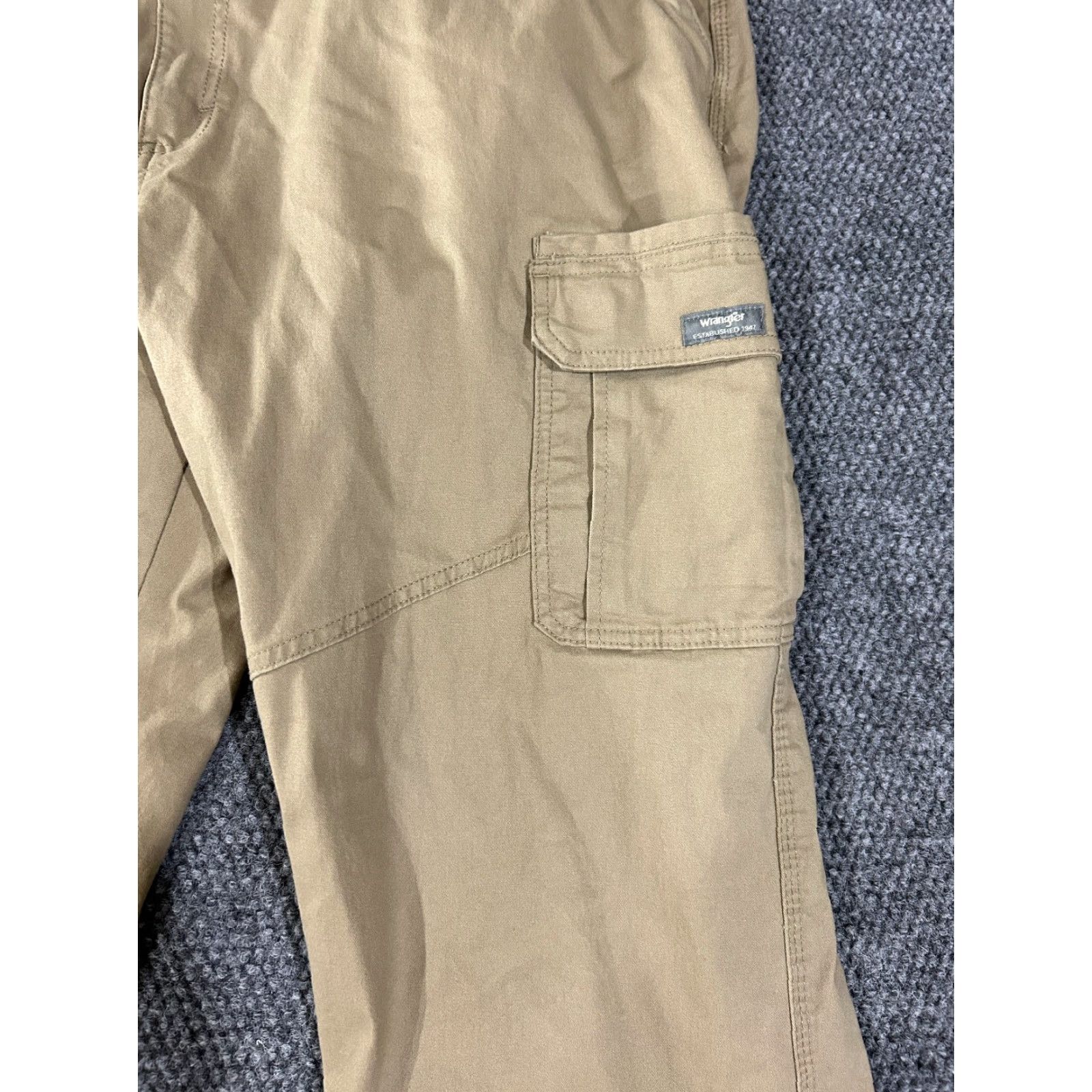 Wrangler Wrangler Cargo Pants Mens 44x32 Beige Regular Relaxed Straight Cargo Pocket Cotton Spandex Workwear Casual Pockets Size US 44 / EU 60 - 3 Thumbnail