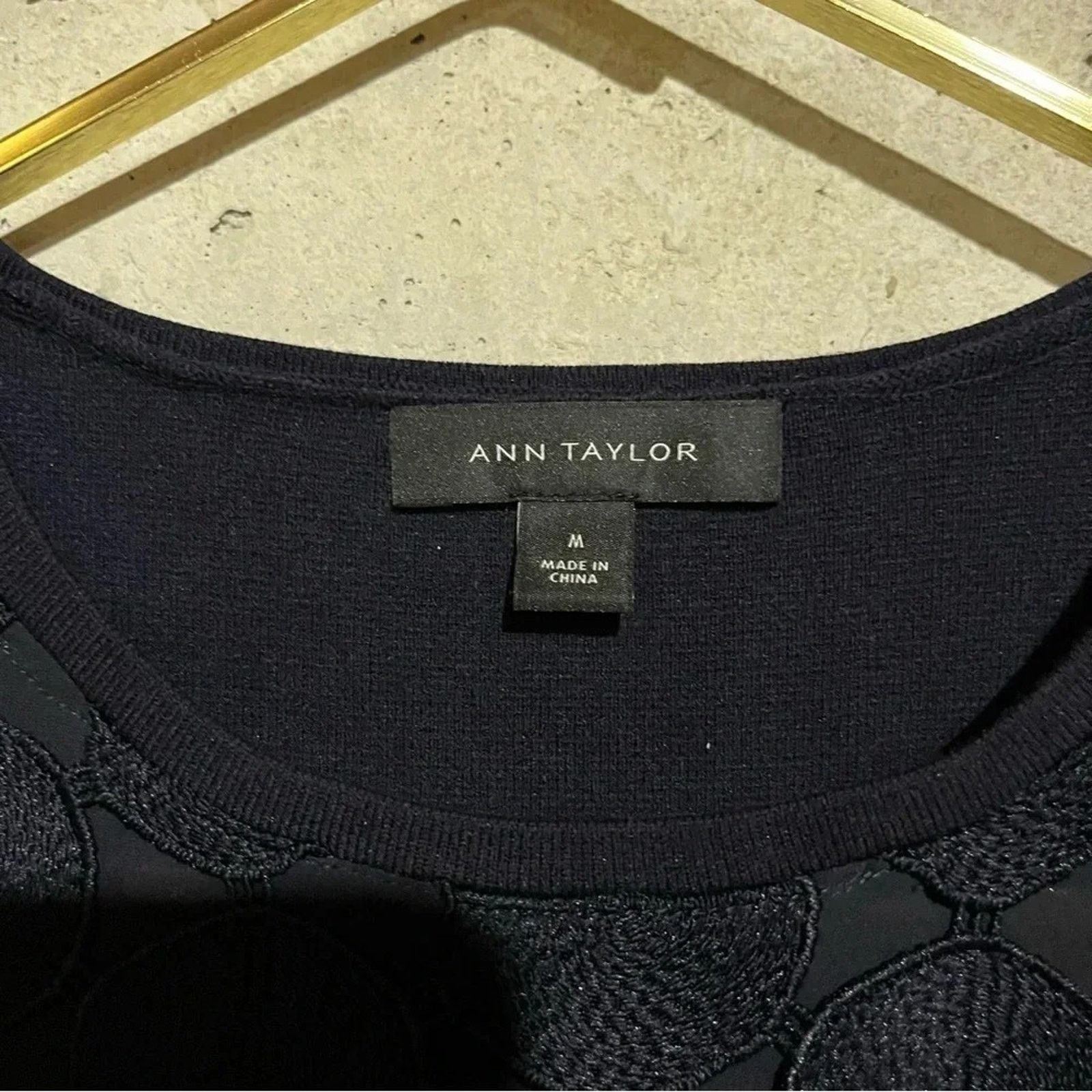 Ann Taylor Ann Taylor Tank Top Medium Sleeveless Geometric Overlay Size M / US 6-8 / IT 42-44 - 3 Thumbnail