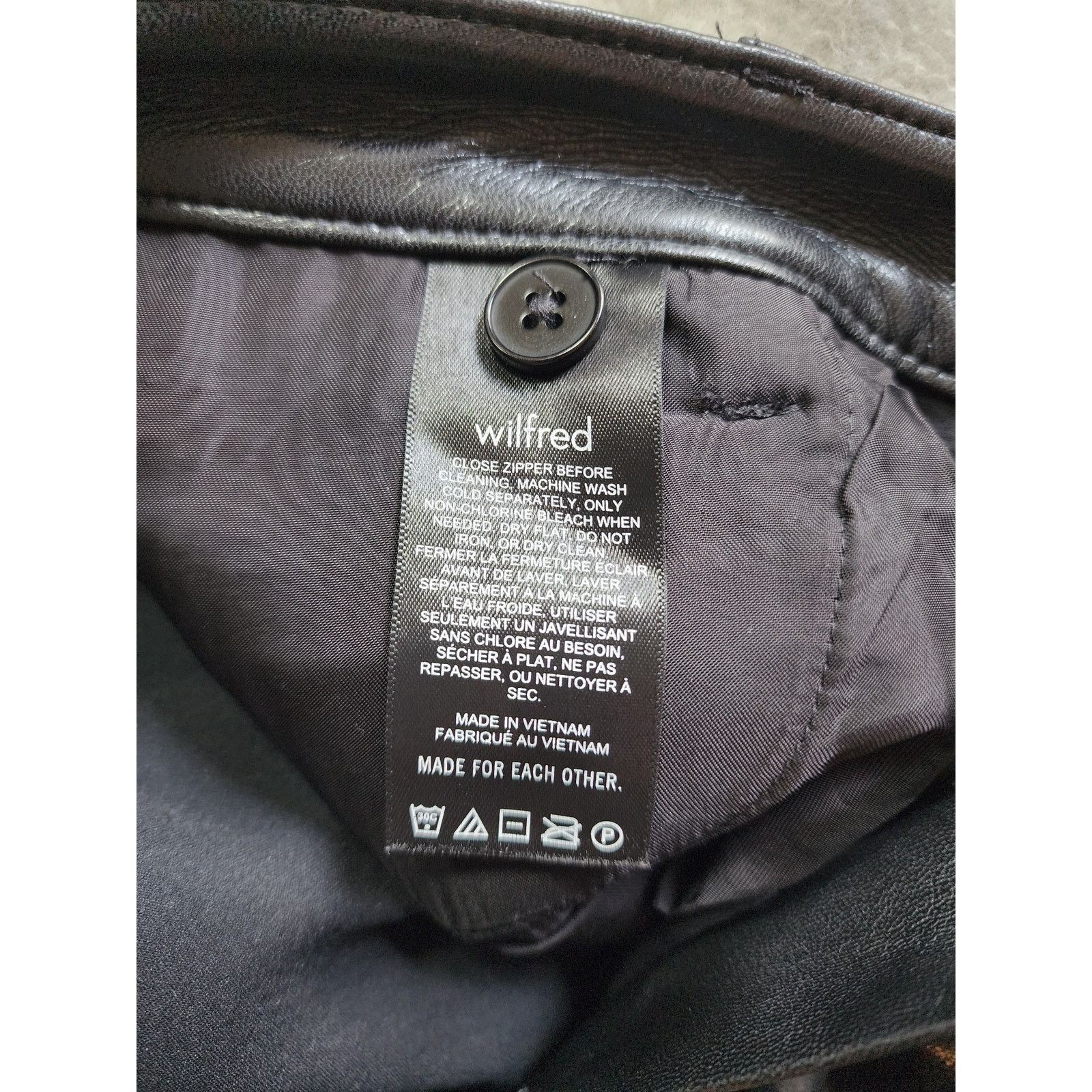 Aritzia Wilfred Aritzia Beatrix Pants Faux Leather Black 0 Flare Size 25" / US 0 / IT 36 - 5 Thumbnail