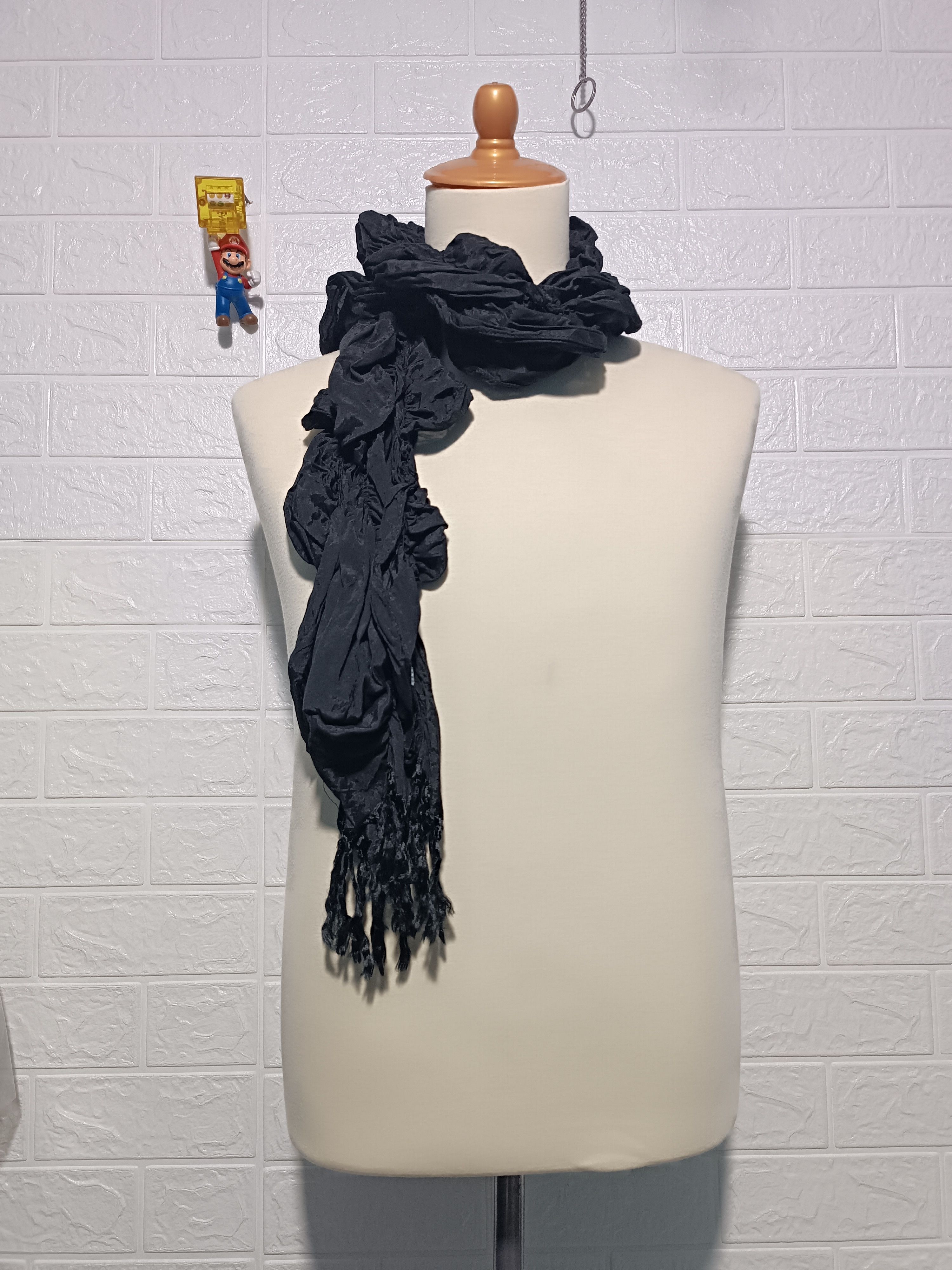 Other Black Crinkle Scraf Size ONE SIZE - 2 Thumbnail