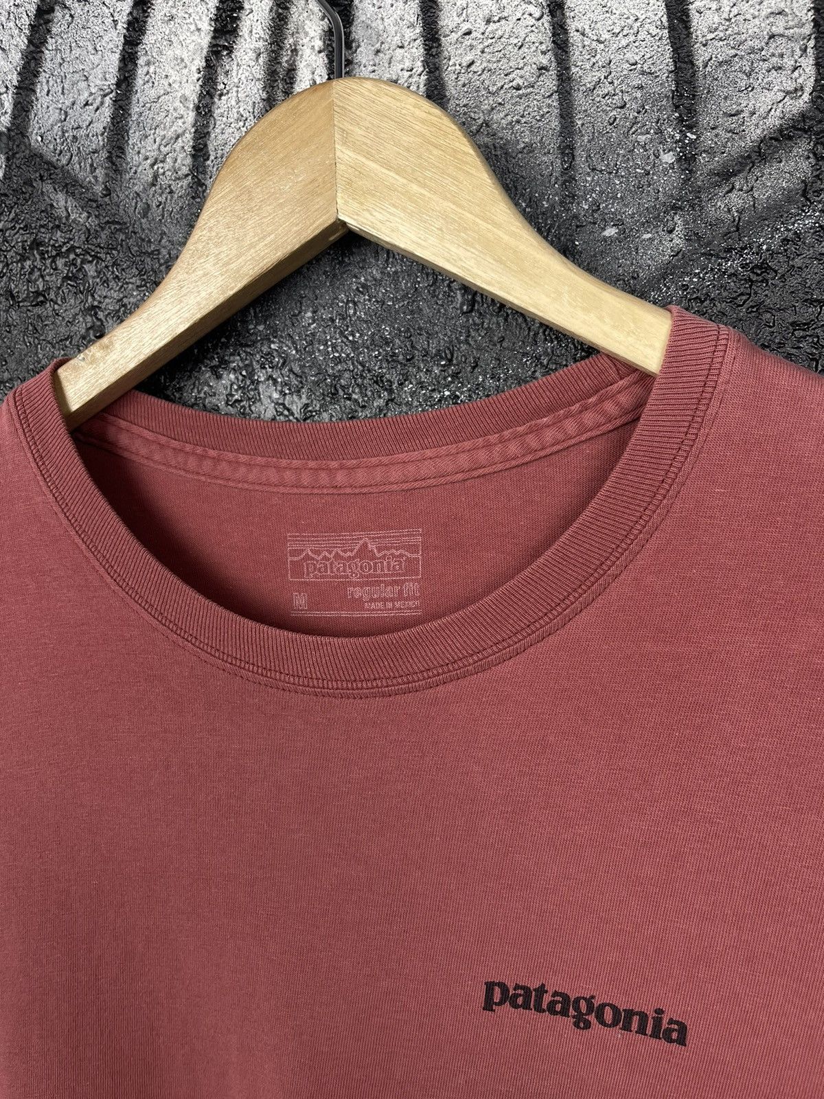 Patagonia Patagonia Regular Fit Logo Print T-Shirt Men’s Size M Size US M / EU 48-50 / 2 - 7 Thumbnail