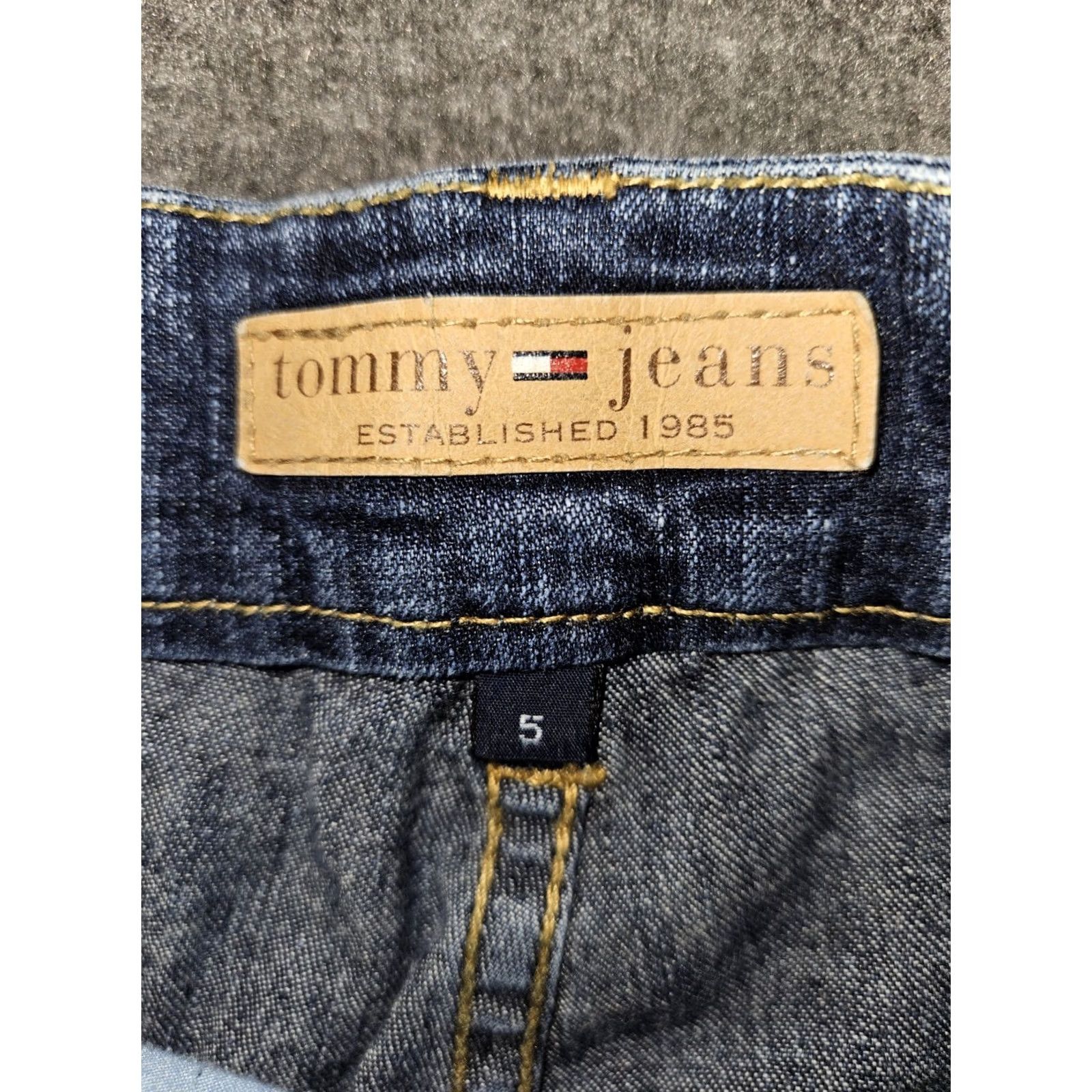 Tommy Hilfiger VINTAGE Tommy Hilfiger Jeans Flare Juniors 5 Low Rise Denim Blue Slash Pocket 90s Womens Jeans Size 27" / US 4 / IT 40 - 2 Thumbnail
