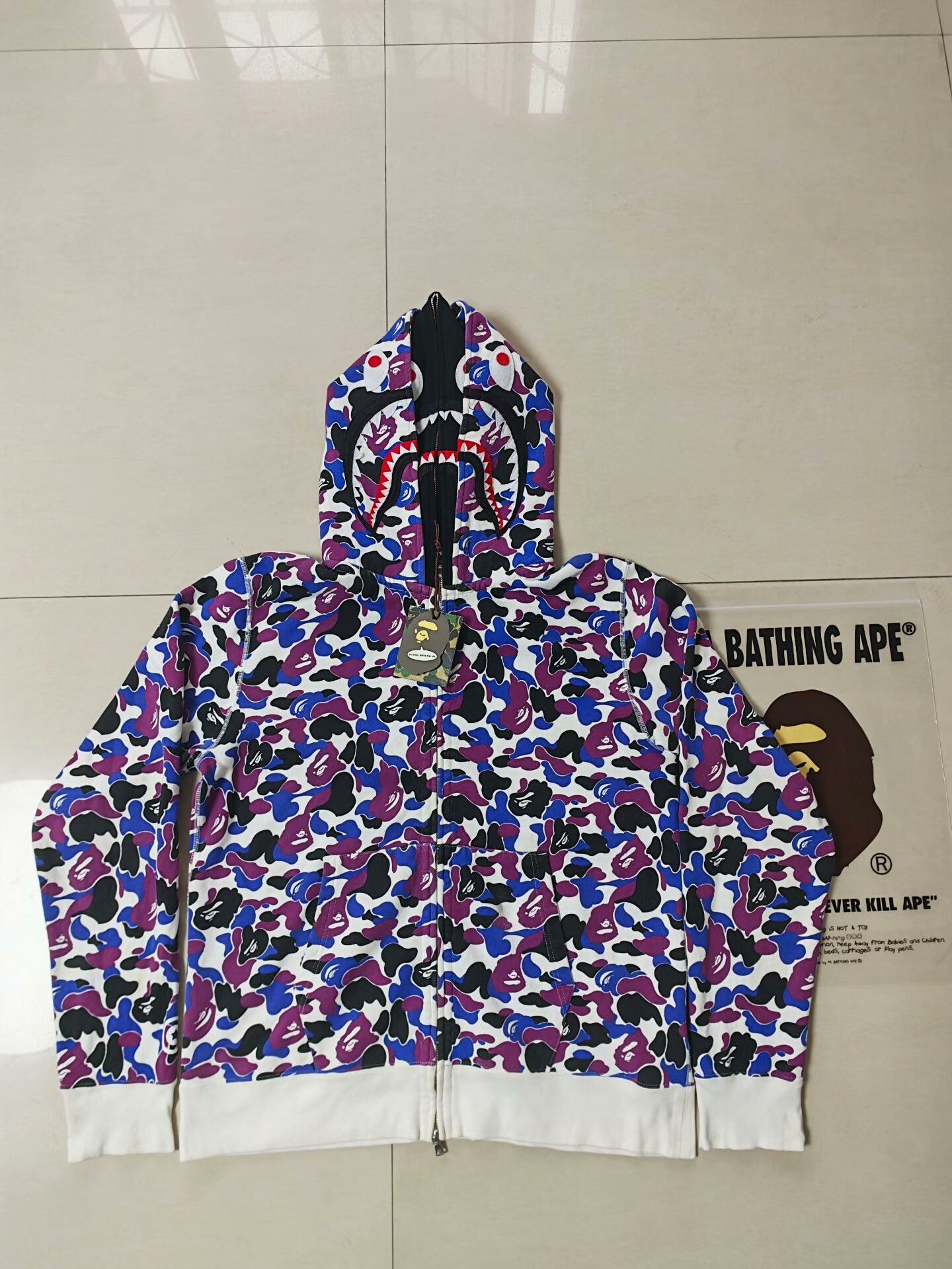 Bape Bape Multi Hoodie XL Men Size US XL / EU 56 / 4 - 1 Thumbnail