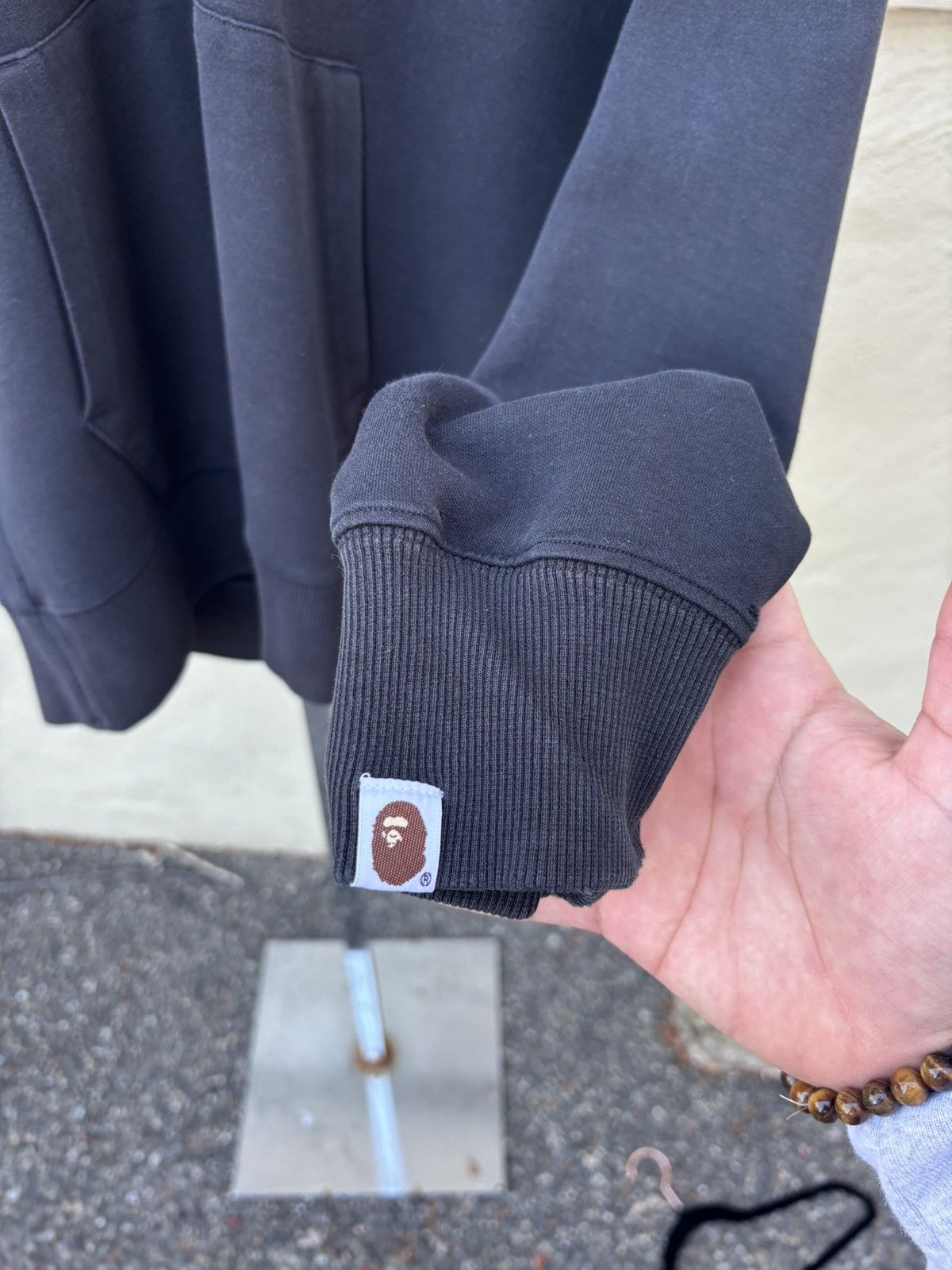 Bape Bape shark hoodie upside down logo black Size US L / EU 52-54 / 3 - 8 Thumbnail