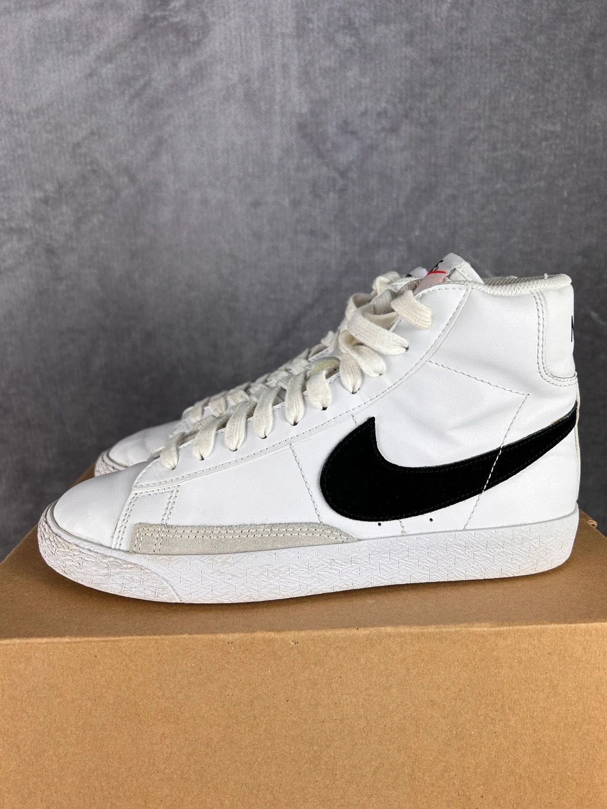 Nike Nike Blazer Mid classic sneakers with black swoosh Size US 8 / IT 38 - 2 Thumbnail