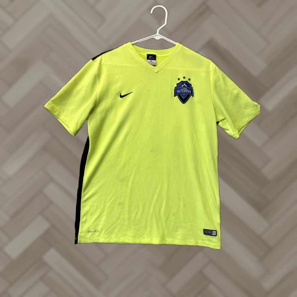 Nike Nike Dri-Fit Football Soccer Mens Size M Yellow Jersey Athletic T-Shirt Short Sleeve Standard Regular Adult/114-31 Size US M / EU 48-50 / 2 - 1 Thumbnail
