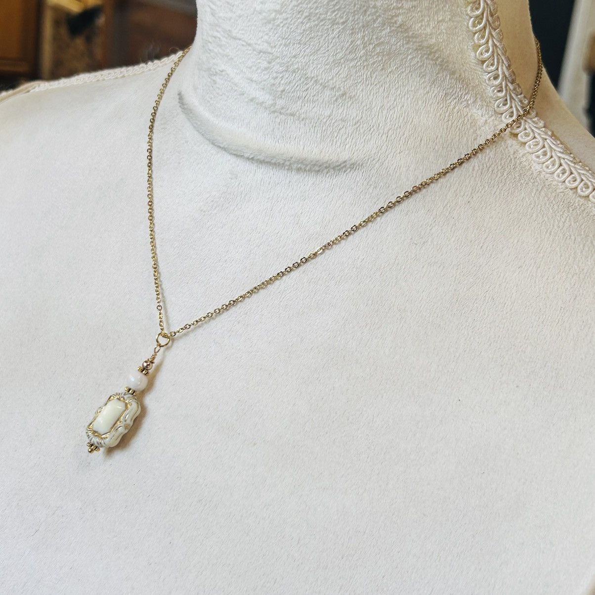 Handmade Handcrafted elegant art glass beaded pendant necklace Size ONE SIZE - 4 Thumbnail