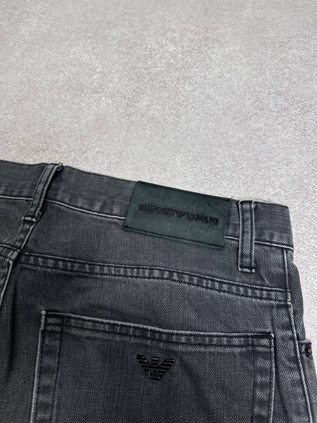 Emporio Armani Vintage Emporio Armani Metal Logo Grey Baggy Jeans Rare 30 Size US 30 / EU 46 - 5 Thumbnail