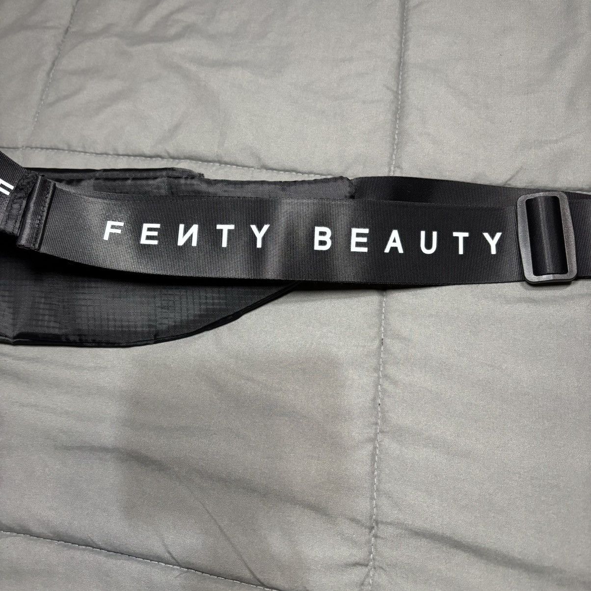 Fenty FENTY BEAUTY adjustable Belt Fanny Pack Bag NWOT Size ONE SIZE - 6 Thumbnail