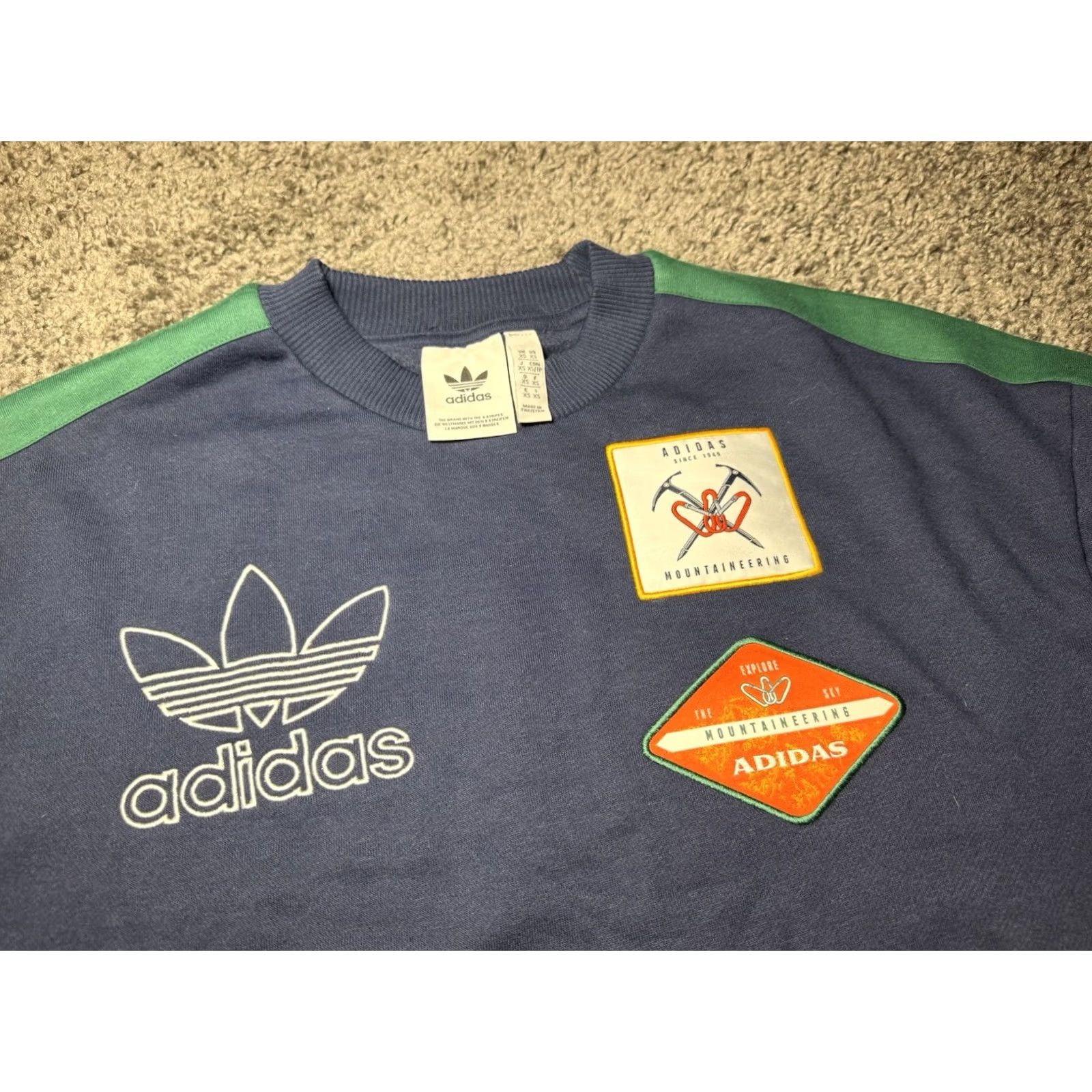 Adidas VINTAGE Adidas Mountaineering Sweatshirt Climbing Patches Men’s Size XS Sky Mountain Mens XS Blue 80s Patch Work Size US XS / EU 42 / 0 - 4 Thumbnail