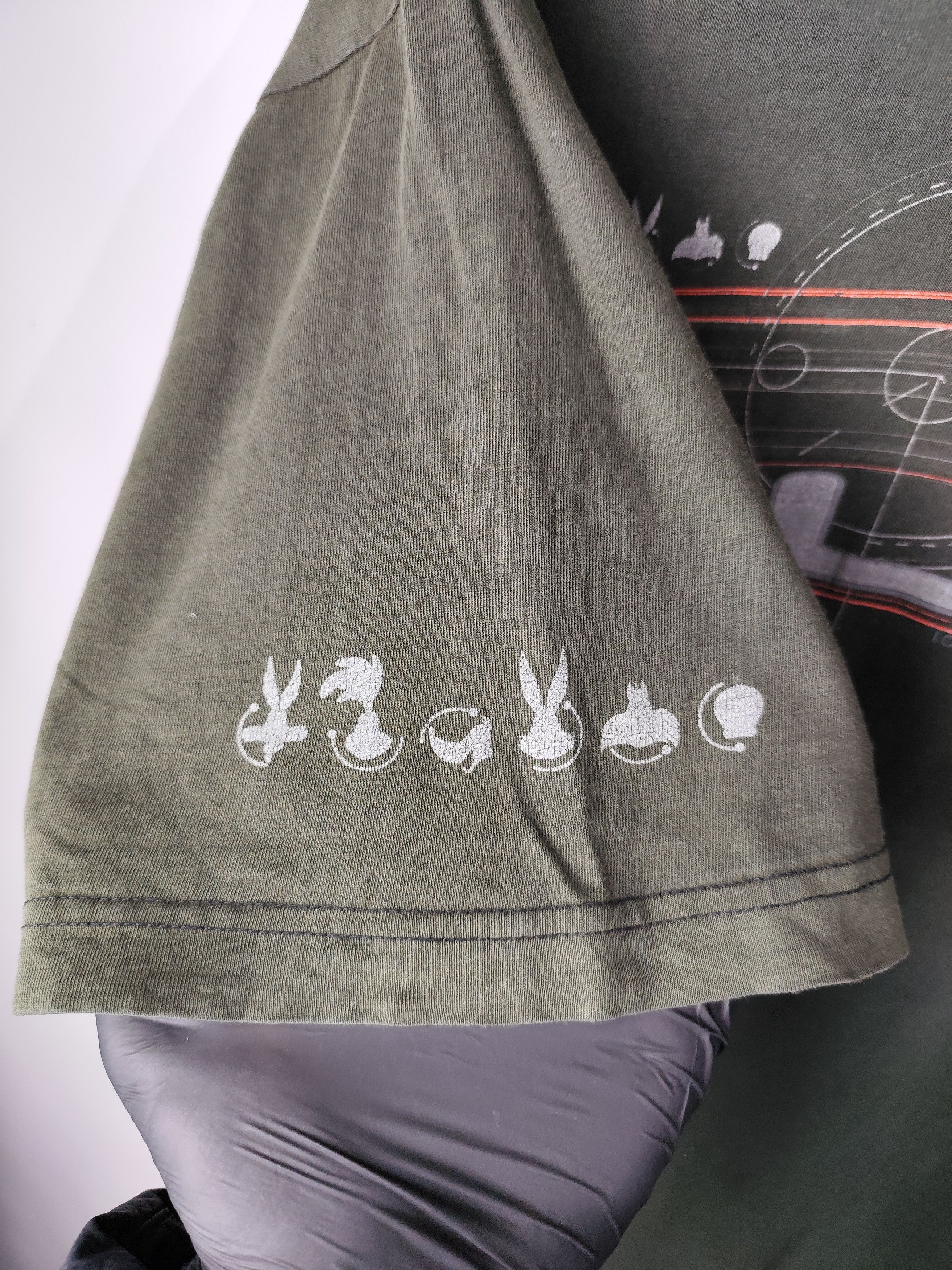 Vintage Vintage Wile E Coyote Warner Bros rollerblade tee 2000’s Size US XL / EU 56 / 4 - 4 Thumbnail