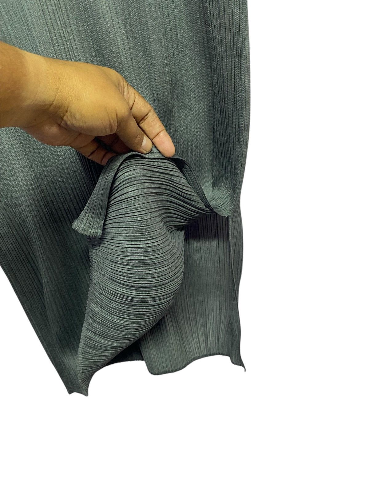 Pleats Please Issey Miyake Pleats Please Issey Miyake sleeveless pleated maxi dress Size M / US 6-8 / IT 42-44 - 4 Thumbnail