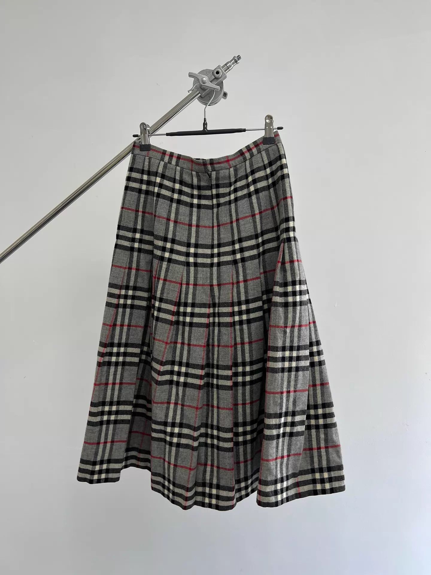 Burberry Burberry Vintage Wool Skirt S 34W70L Size 26" / US 2 / IT 38 - 4 Thumbnail