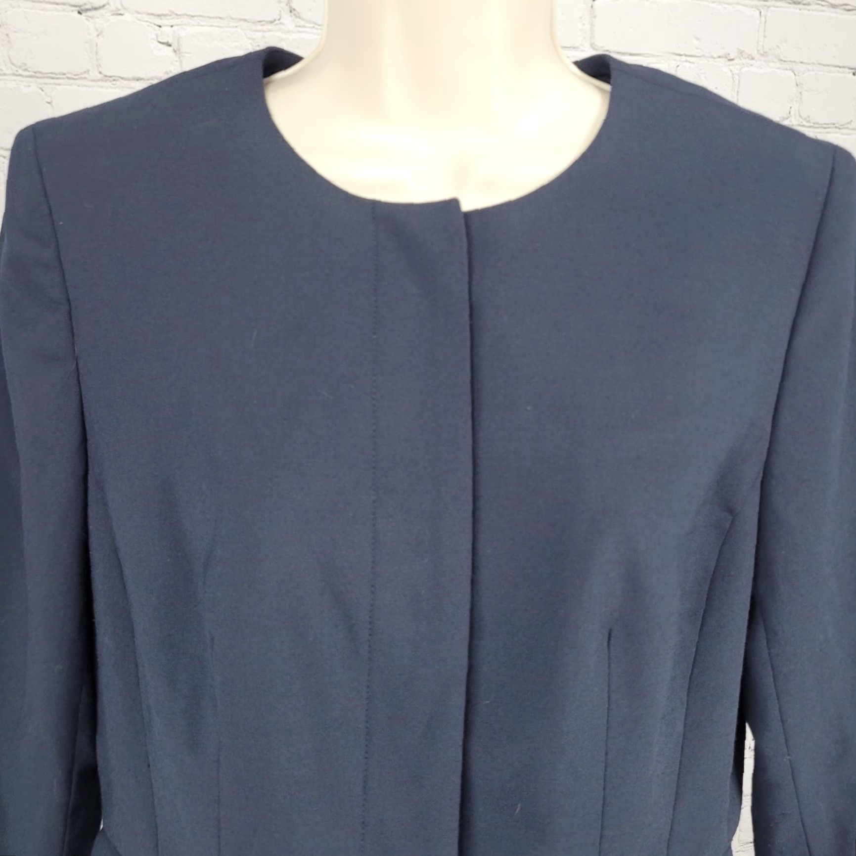 Ann Taylor Ann Taylor Blazer 8 Navy Stretch Buttoned 3/4 Sleeve Collarless Suit Jacket Size M / US 6-8 / IT 42-44 - 7 Thumbnail